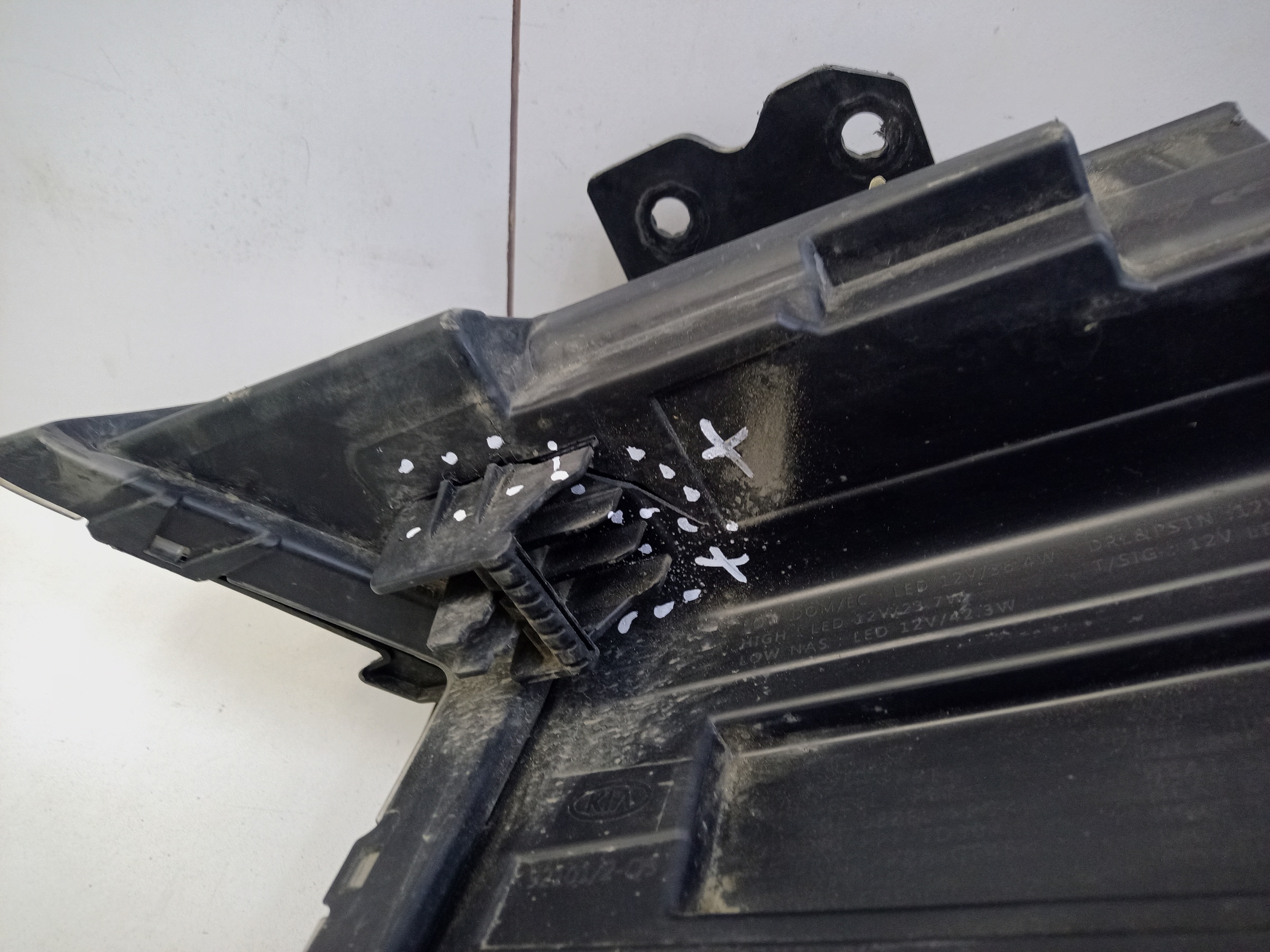 Фара передняя правая Kia Seltos LED