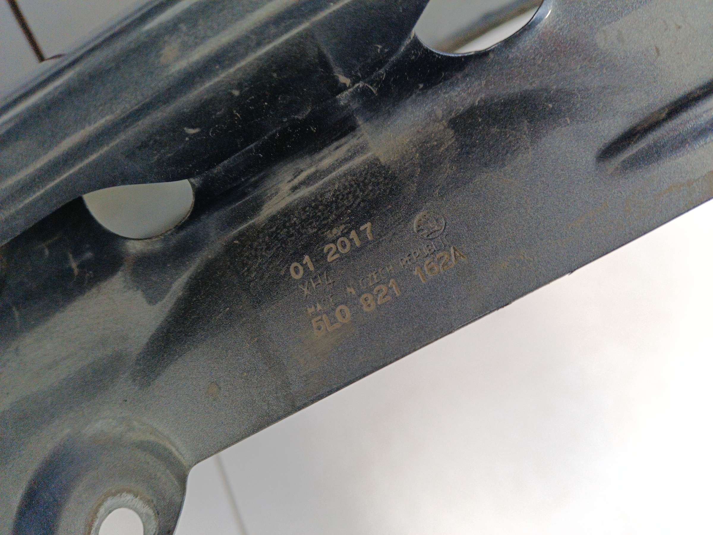 Крыло переднее правое Skoda Yeti Restail