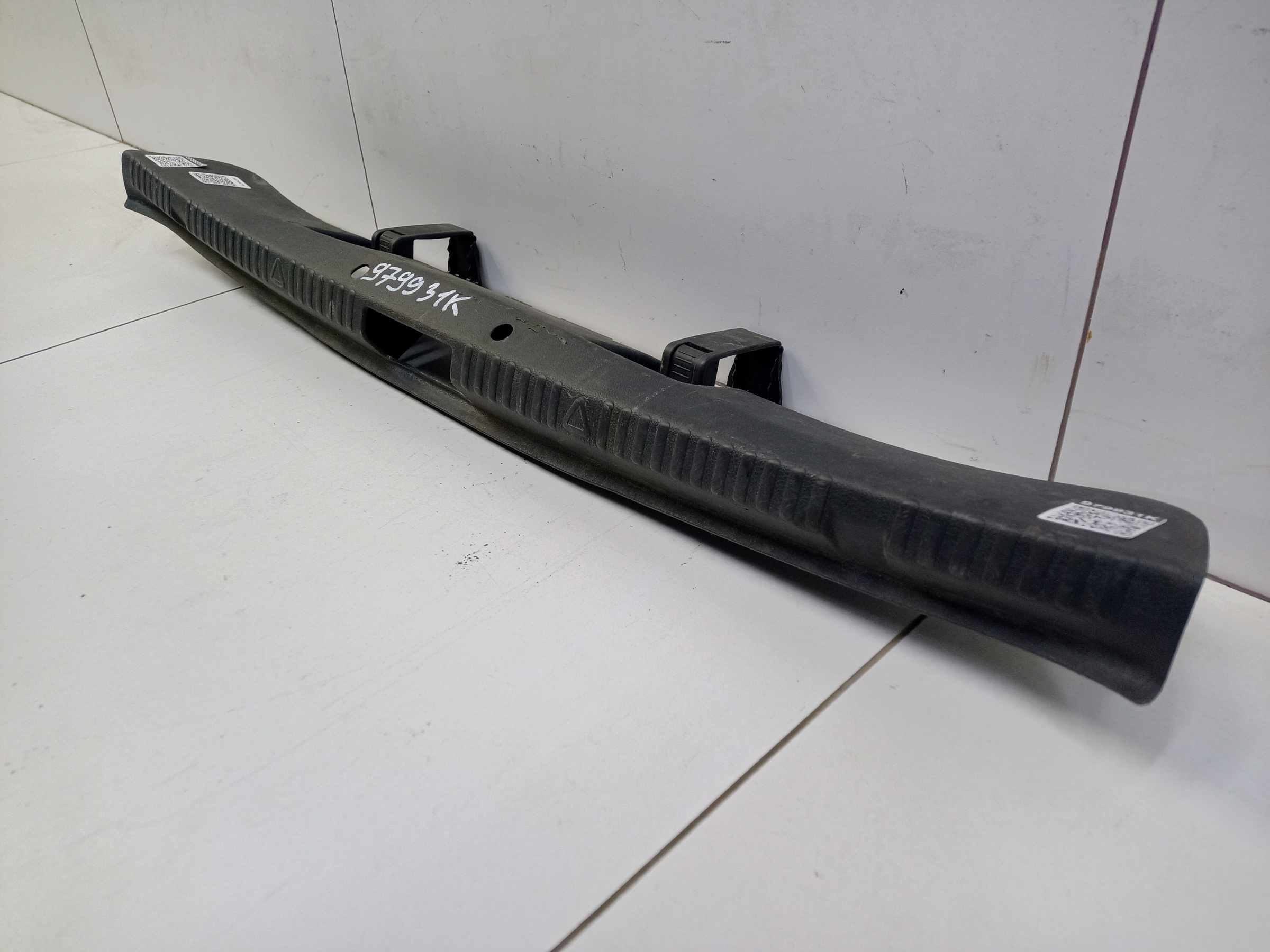 Накладка задней панели Skoda Rapid