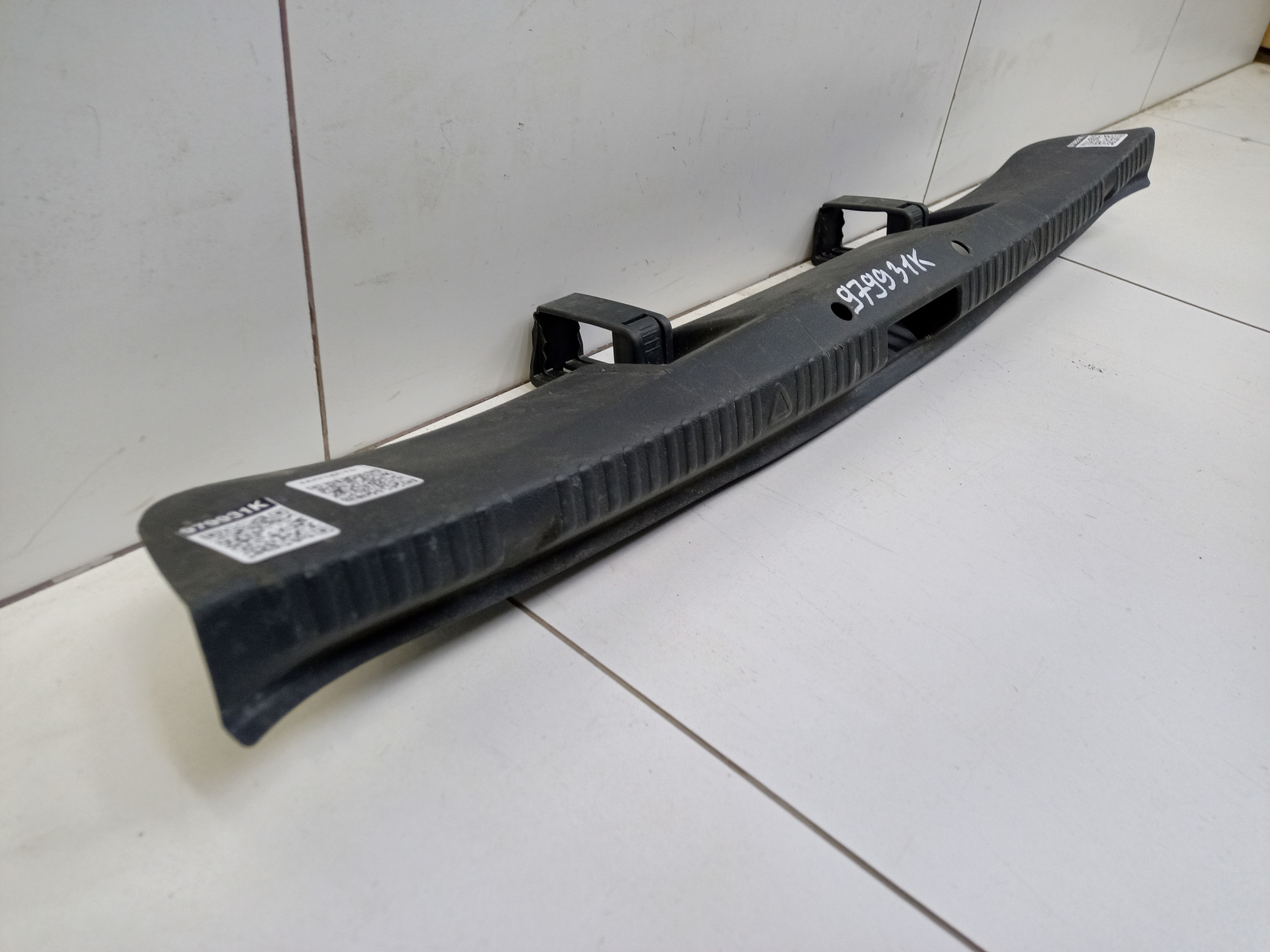 Накладка задней панели Skoda Rapid