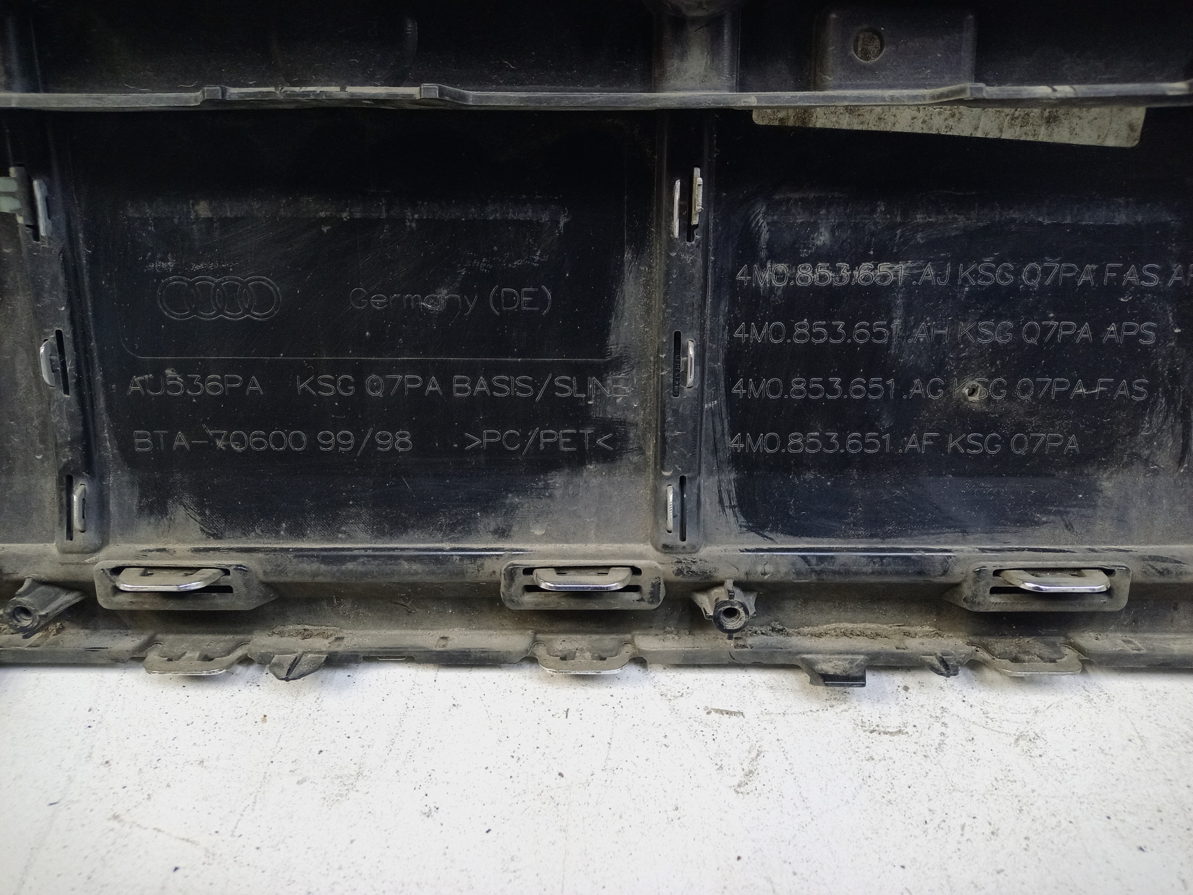 Решетка радиатора Audi Q7 2 Restail S-Line