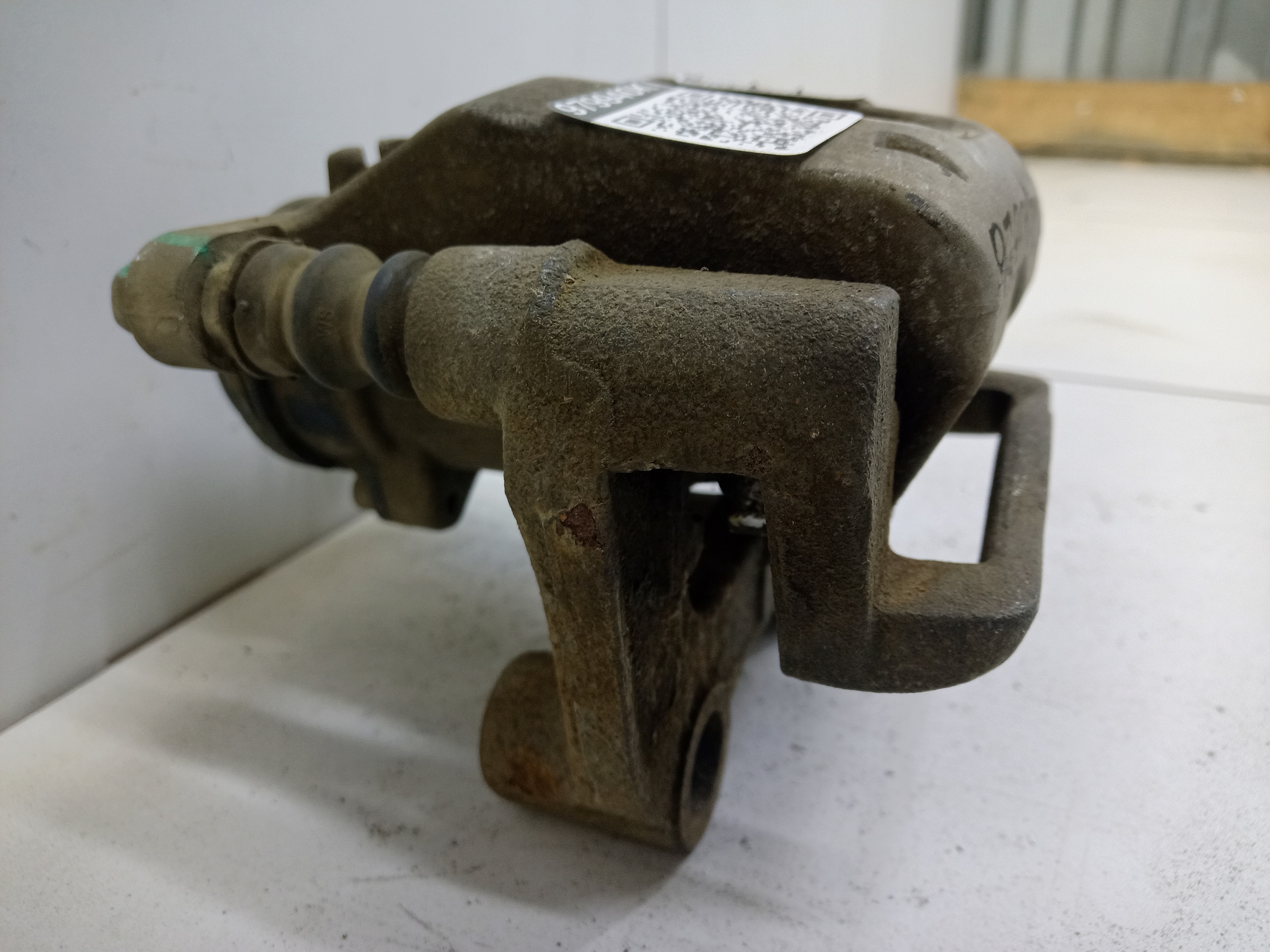 Суппорт тормозной задний левый Chery Tiggo 7 Pro