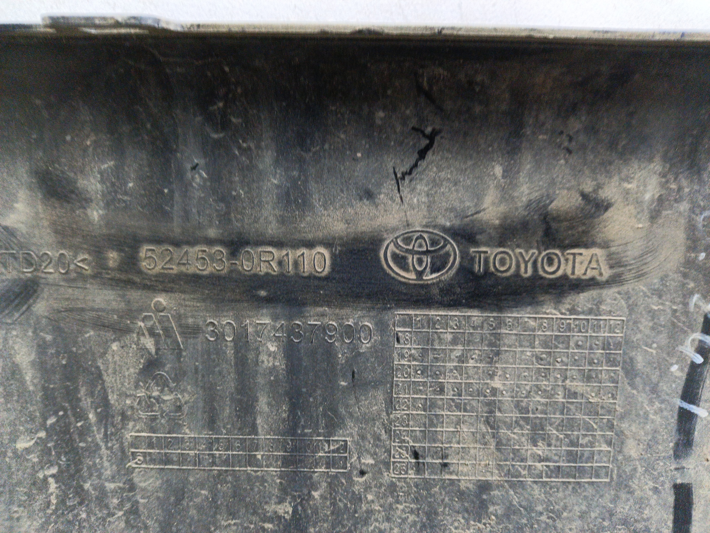 Накладка заднего бампера Toyota RAV4 XA50