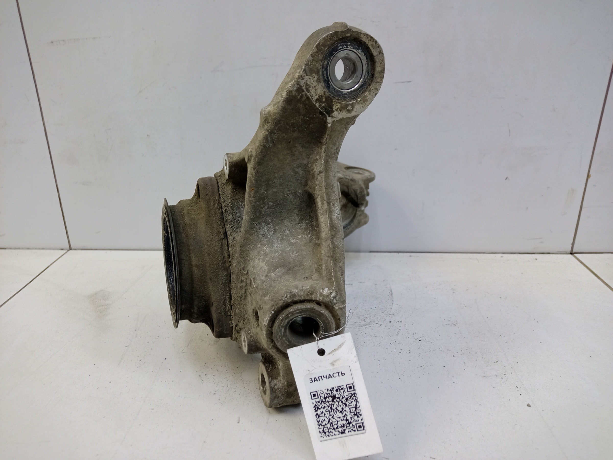 Кулак поворотный передний левый Volkswagen Passat B8