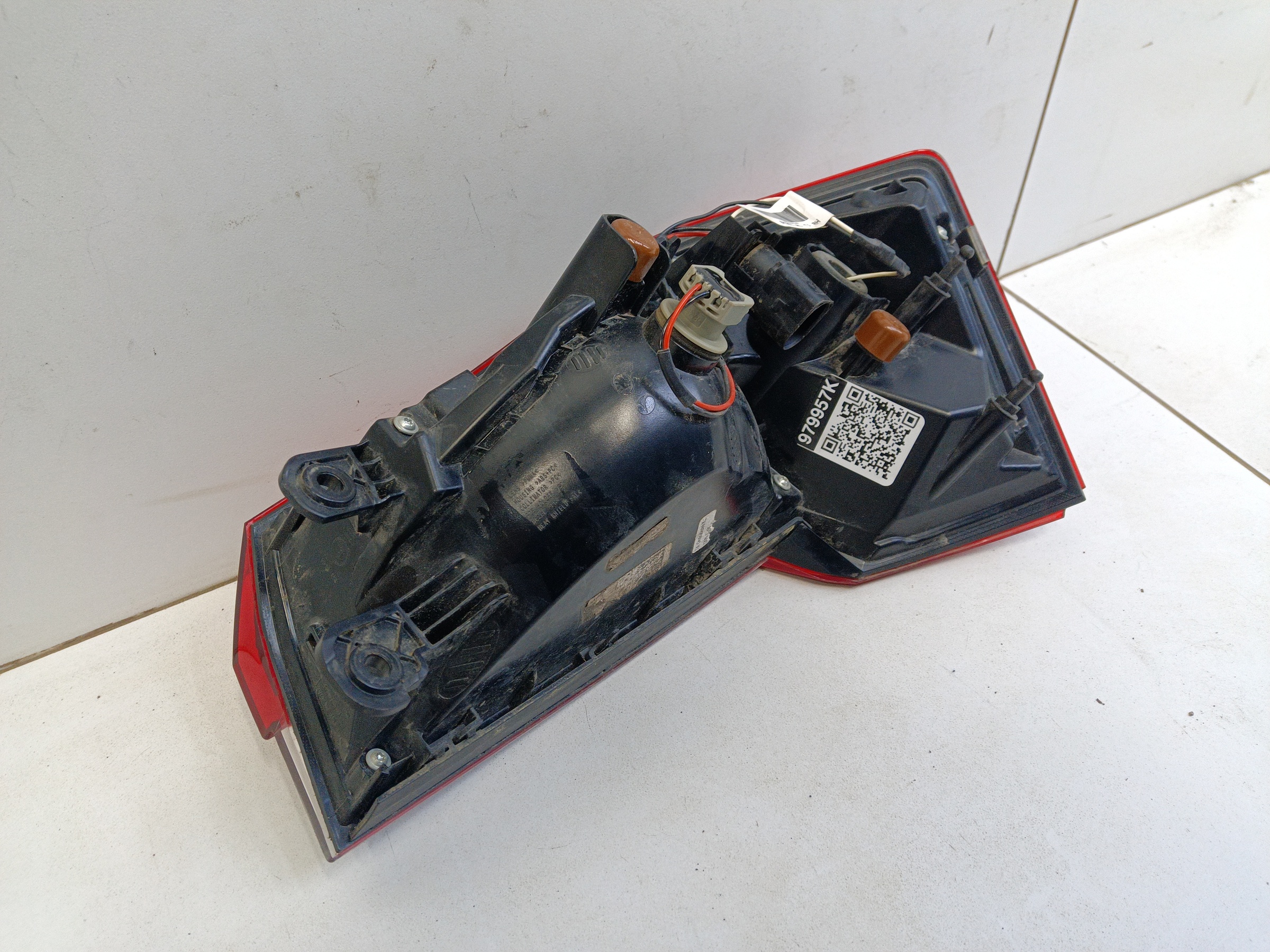 Фонарь задний левый наружный Skoda Rapid 2 LED