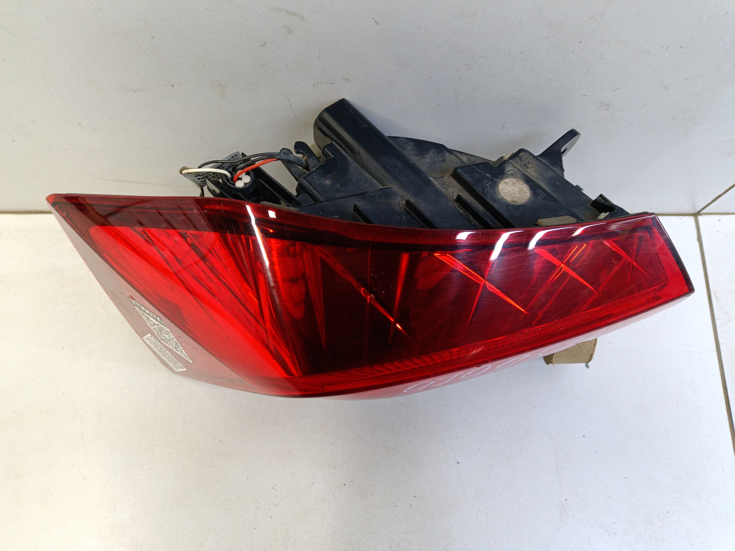 Фонарь задний левый наружный Skoda Rapid 2 LED