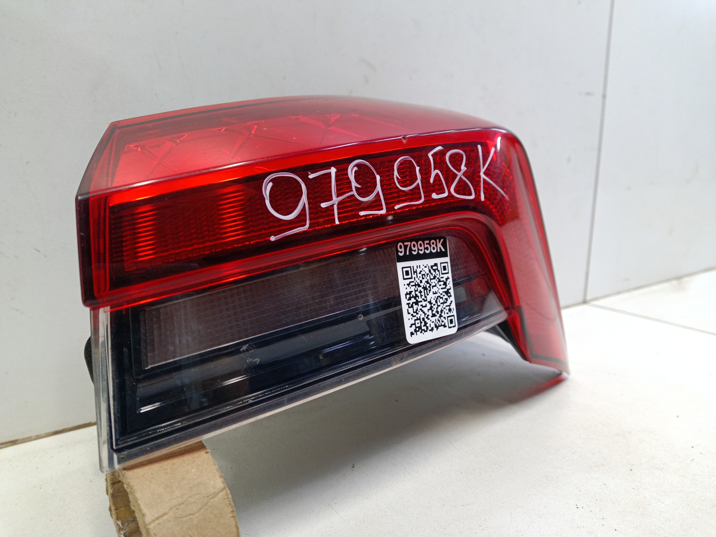 Фонарь задний правый наружный Skoda Rapid 2 LED