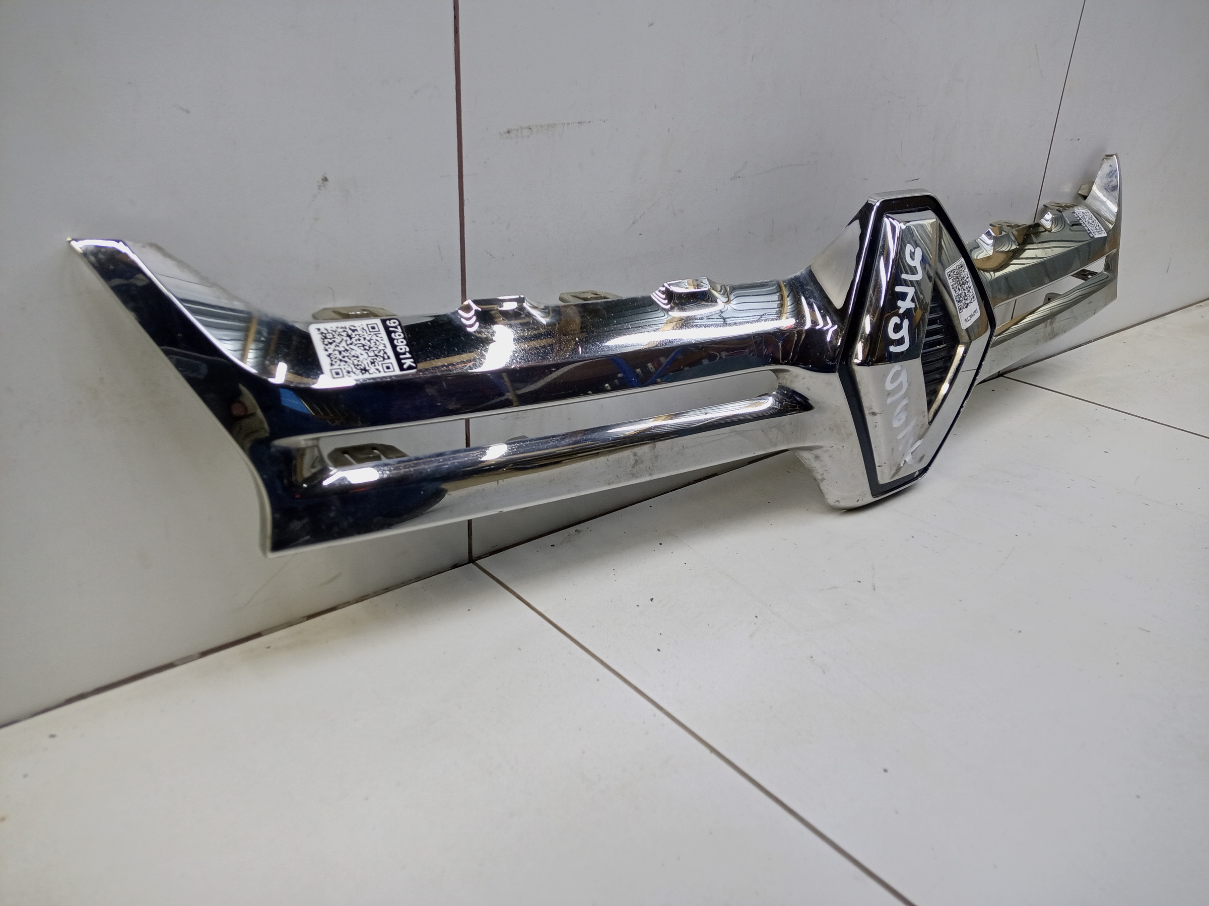 Накладка решетки радиатора Renault Duster 1 Restail