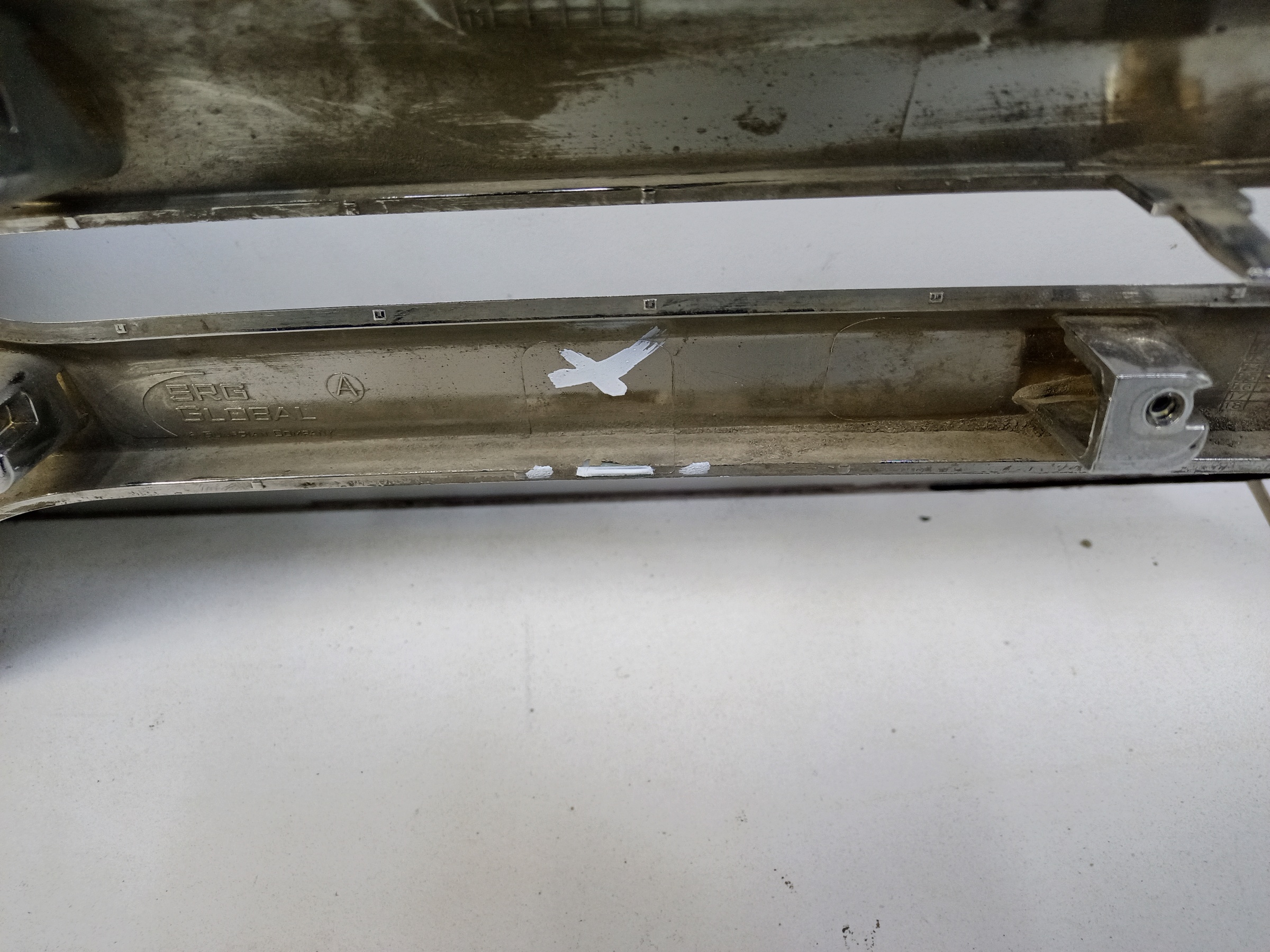 Накладка решетки радиатора Renault Duster 1 Restail