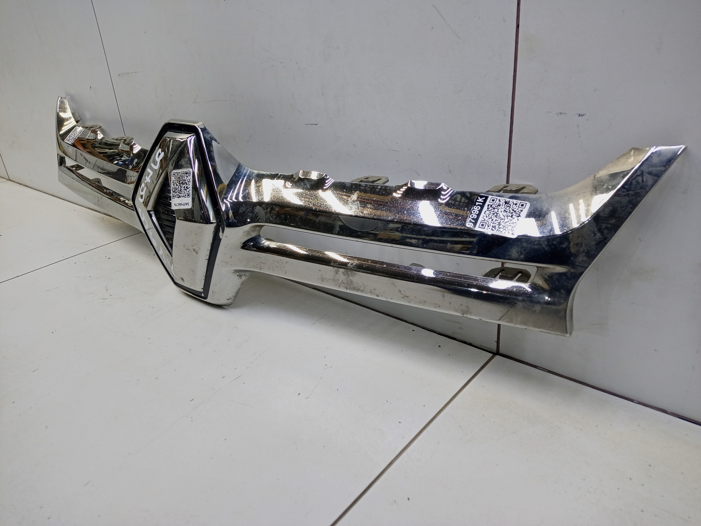 Накладка решетки радиатора Renault Duster 1 Restail