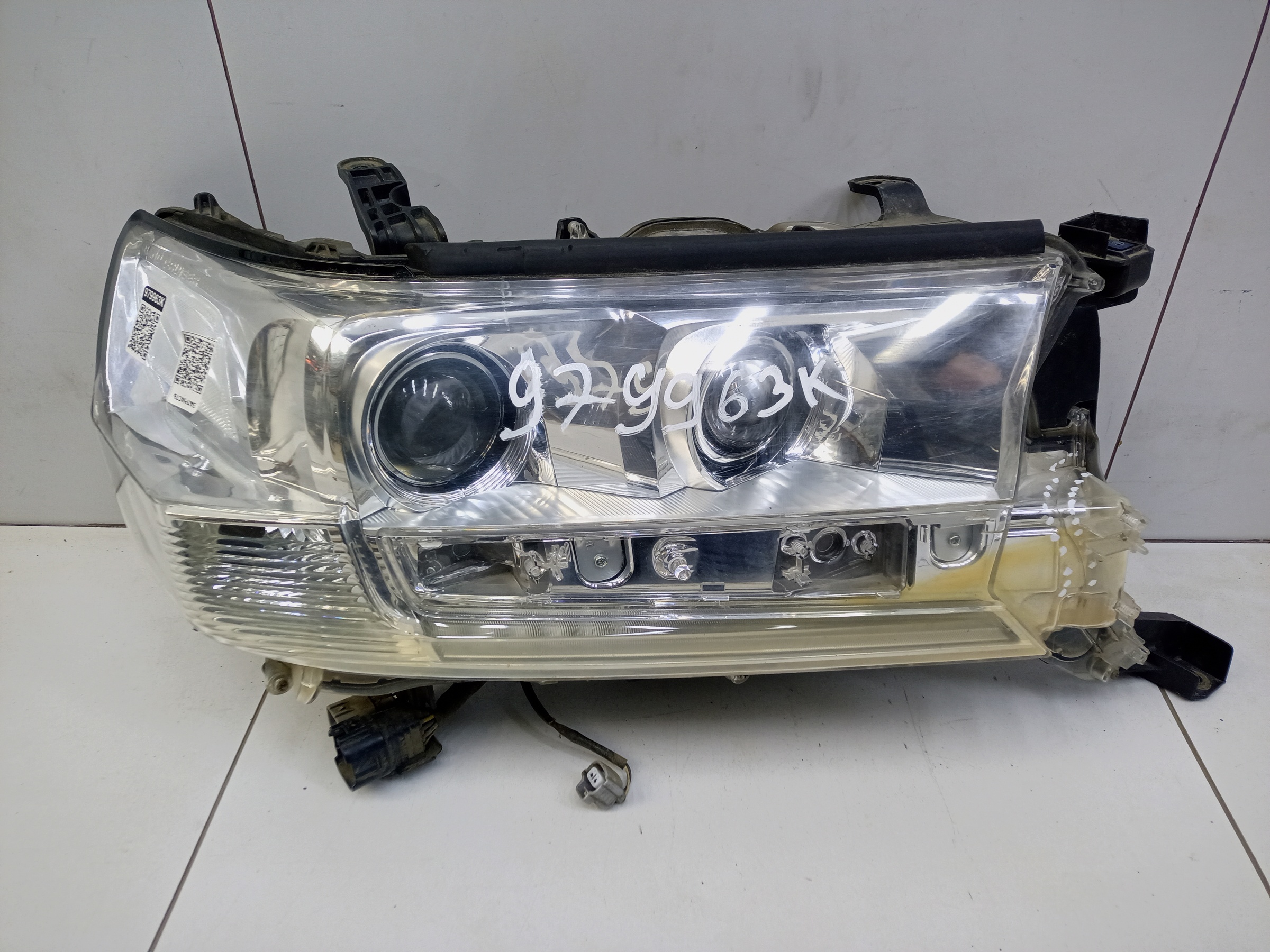 Фара передняя правая Toyota Land Cruiser 200 Restail 2 LED