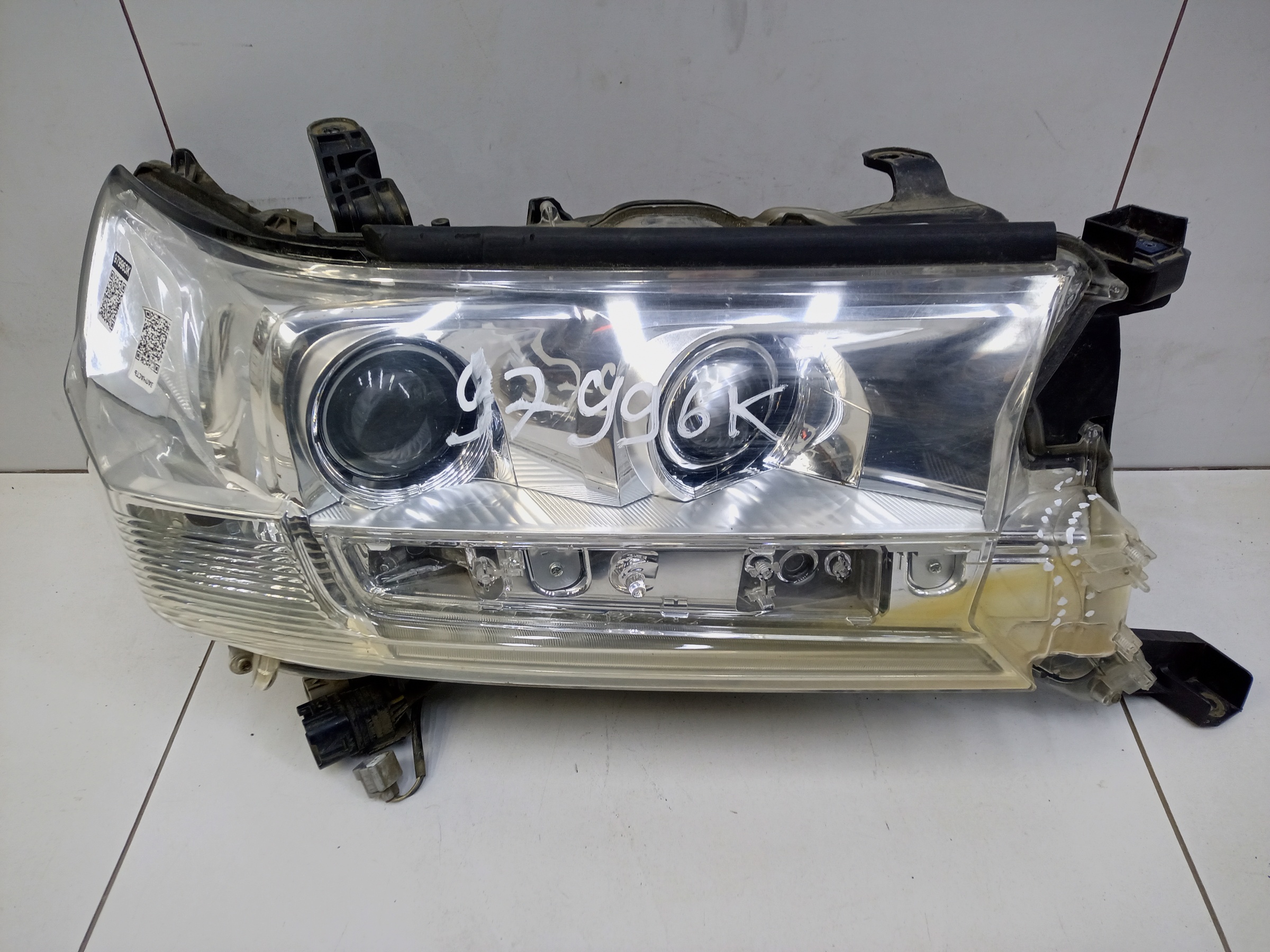 Фара передняя правая Toyota Land Cruiser 200 Restail 2 LED