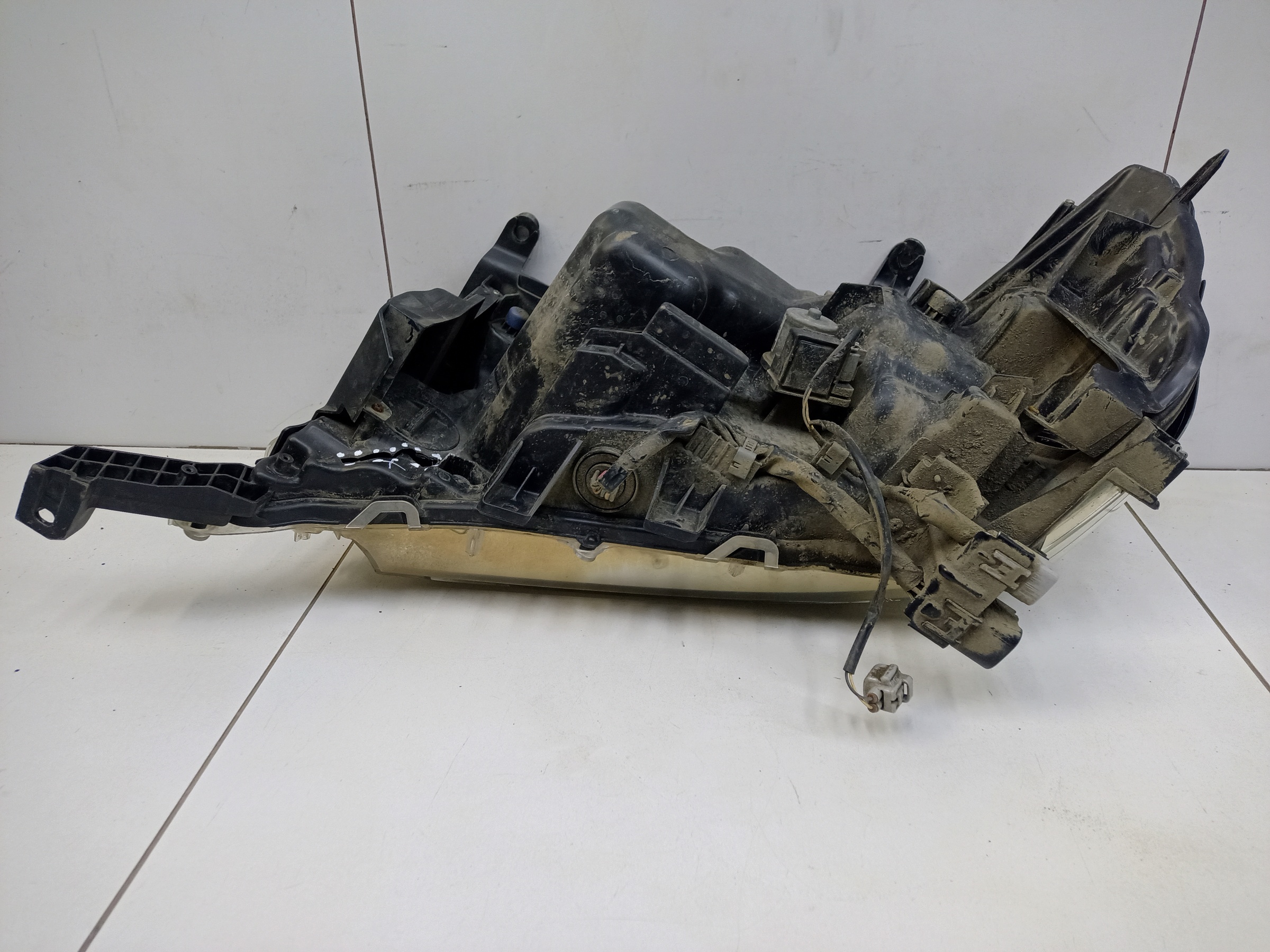 Фара передняя правая Toyota Land Cruiser 200 Restail 2 LED