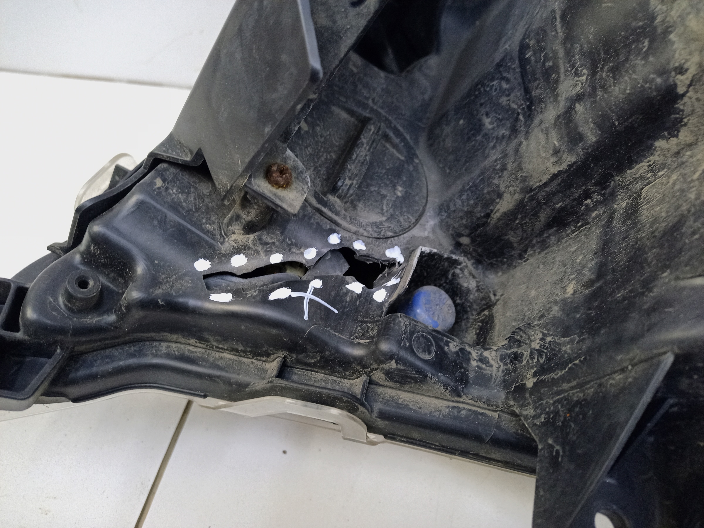 Фара передняя правая Toyota Land Cruiser 200 Restail 2 LED