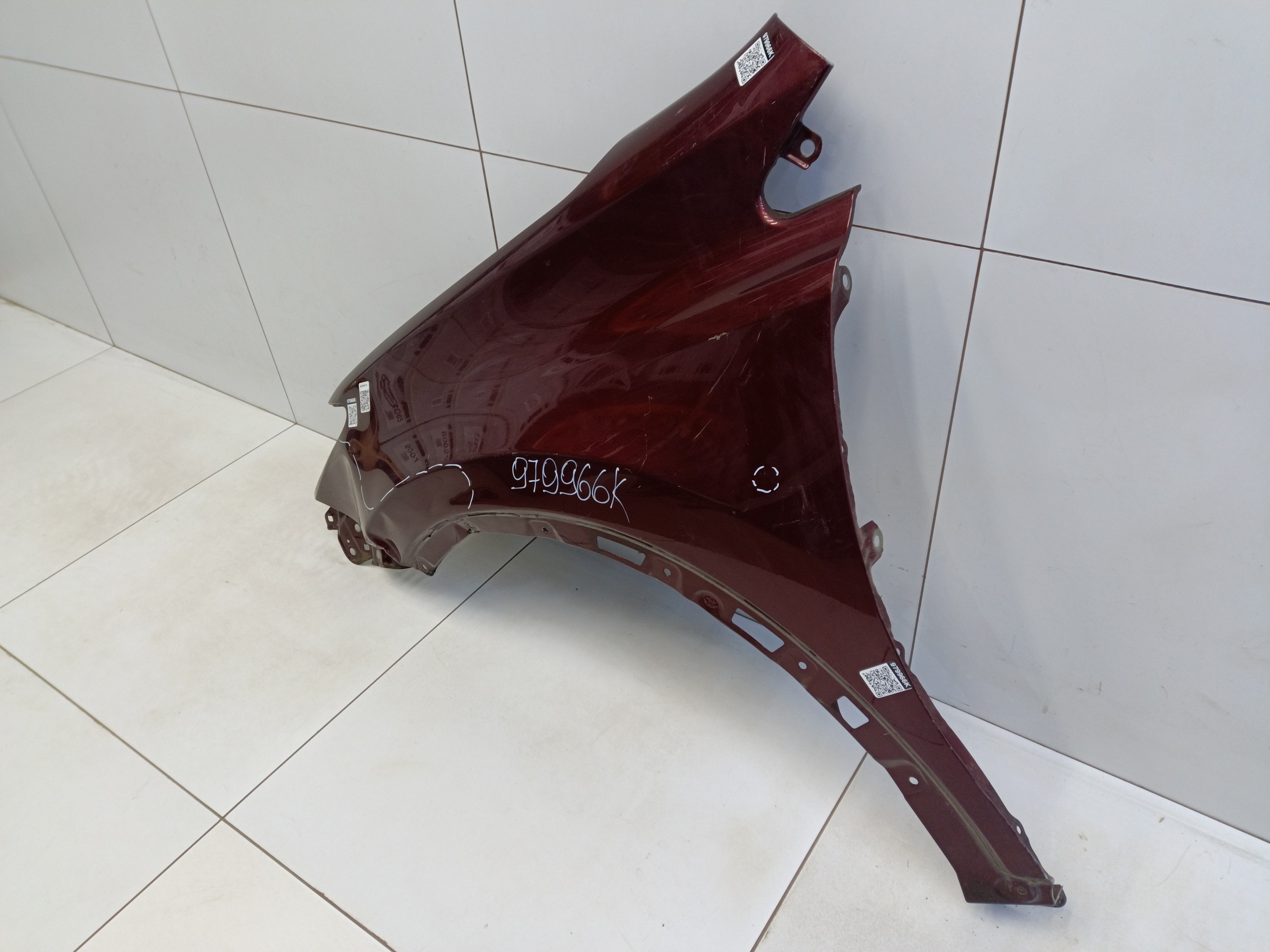 Крыло переднее левое Toyota RAV4 CA40