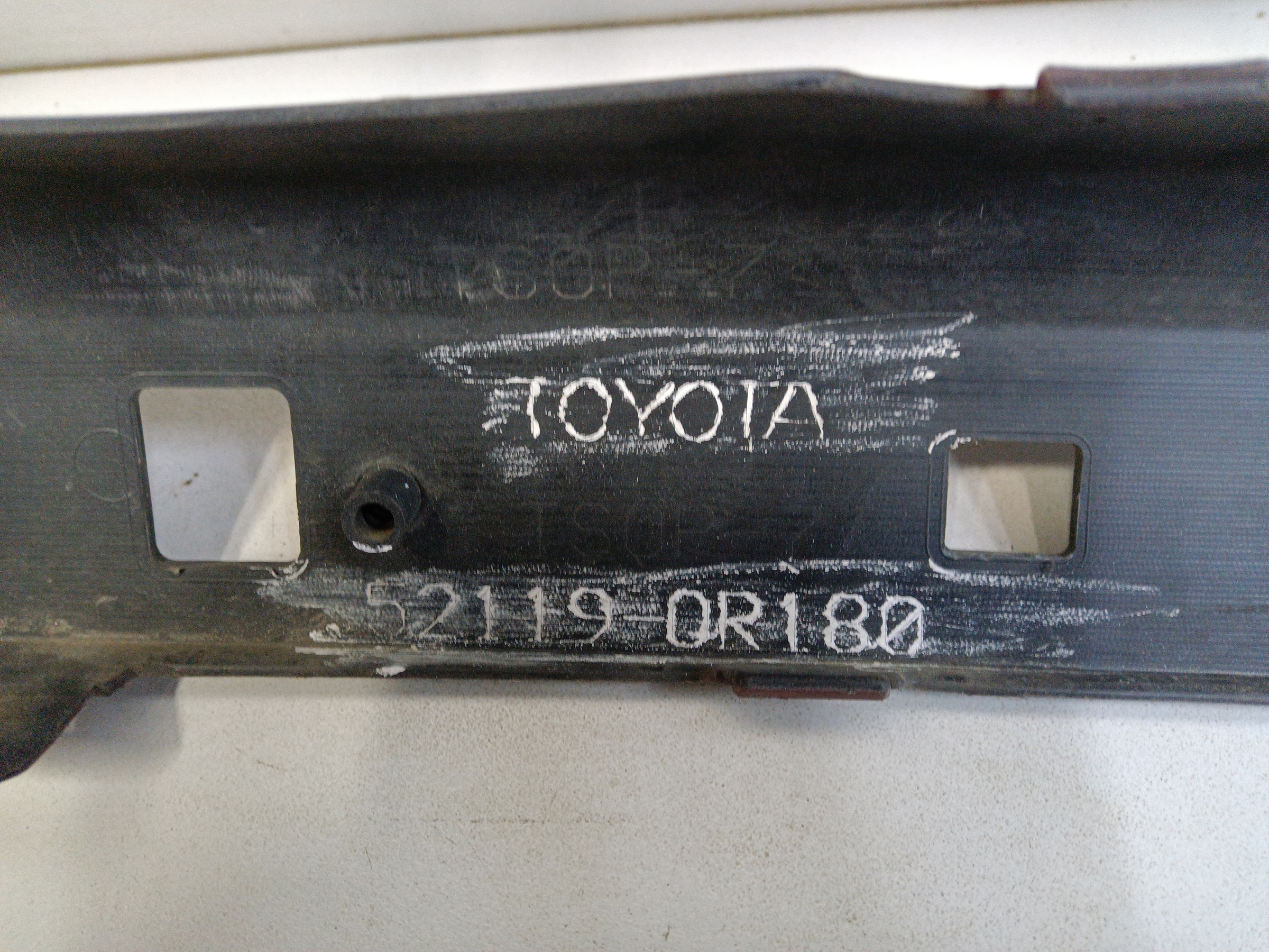 Бампер передний Toyota RAV4 CA40 Restail