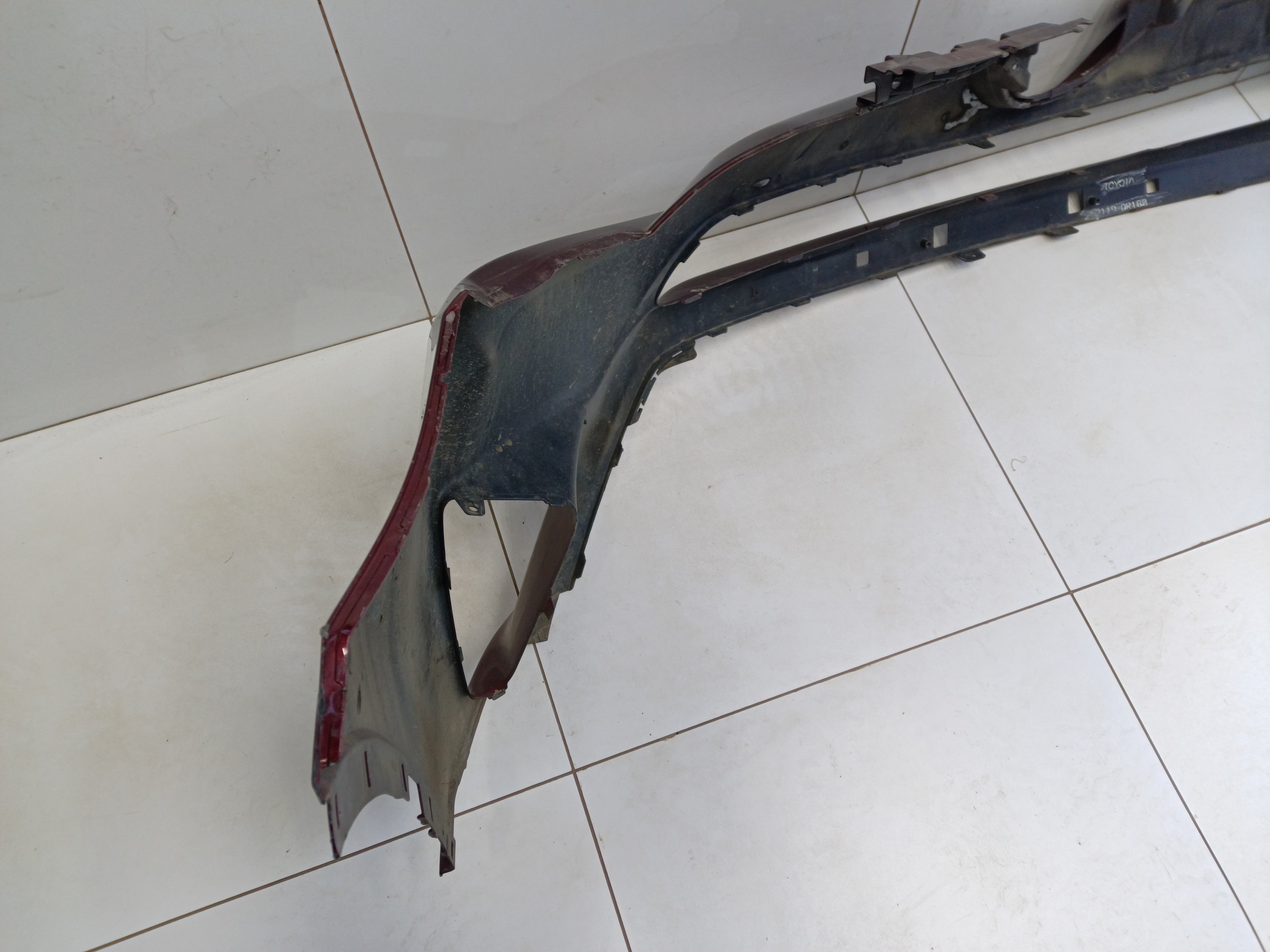 Бампер передний Toyota RAV4 CA40 Restail