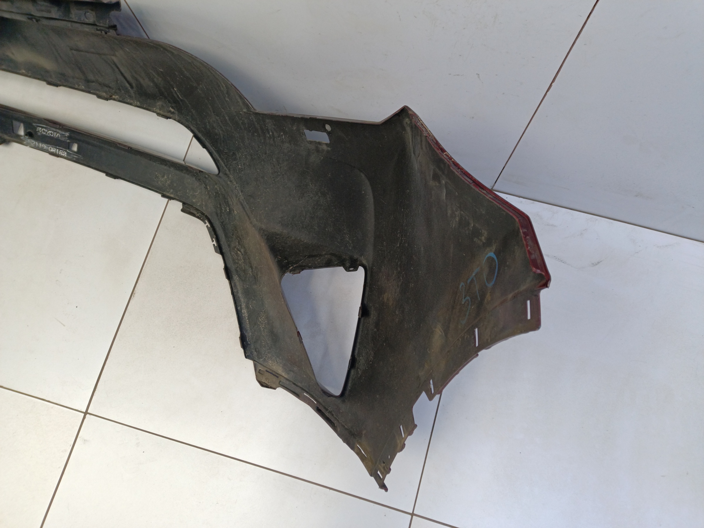 Бампер передний Toyota RAV4 CA40 Restail