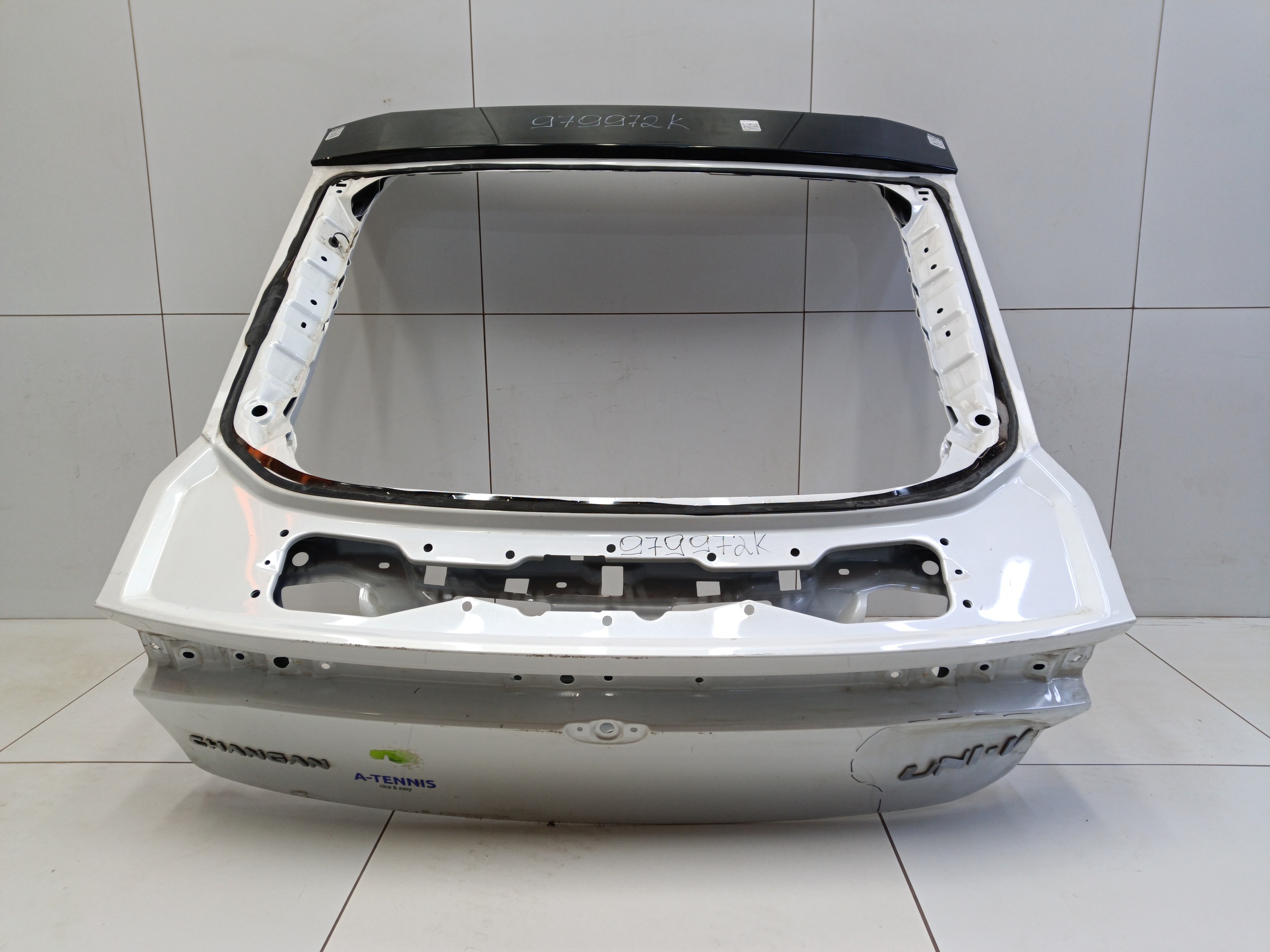 Крышка багажника Changan UNI-V