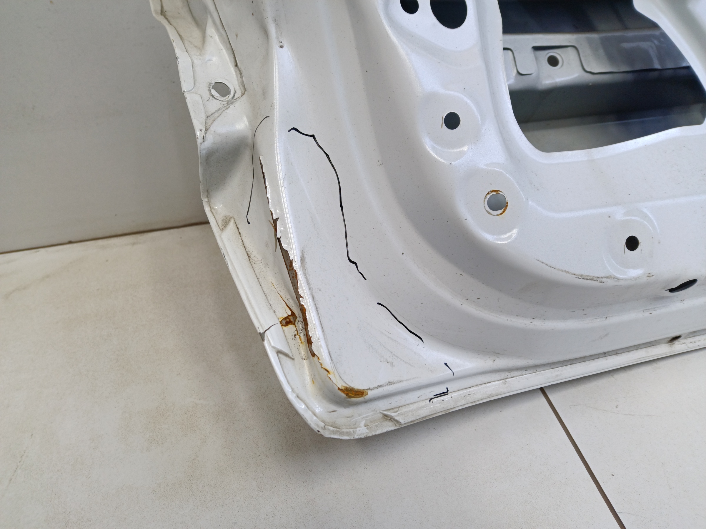 Крышка багажника Changan UNI-V