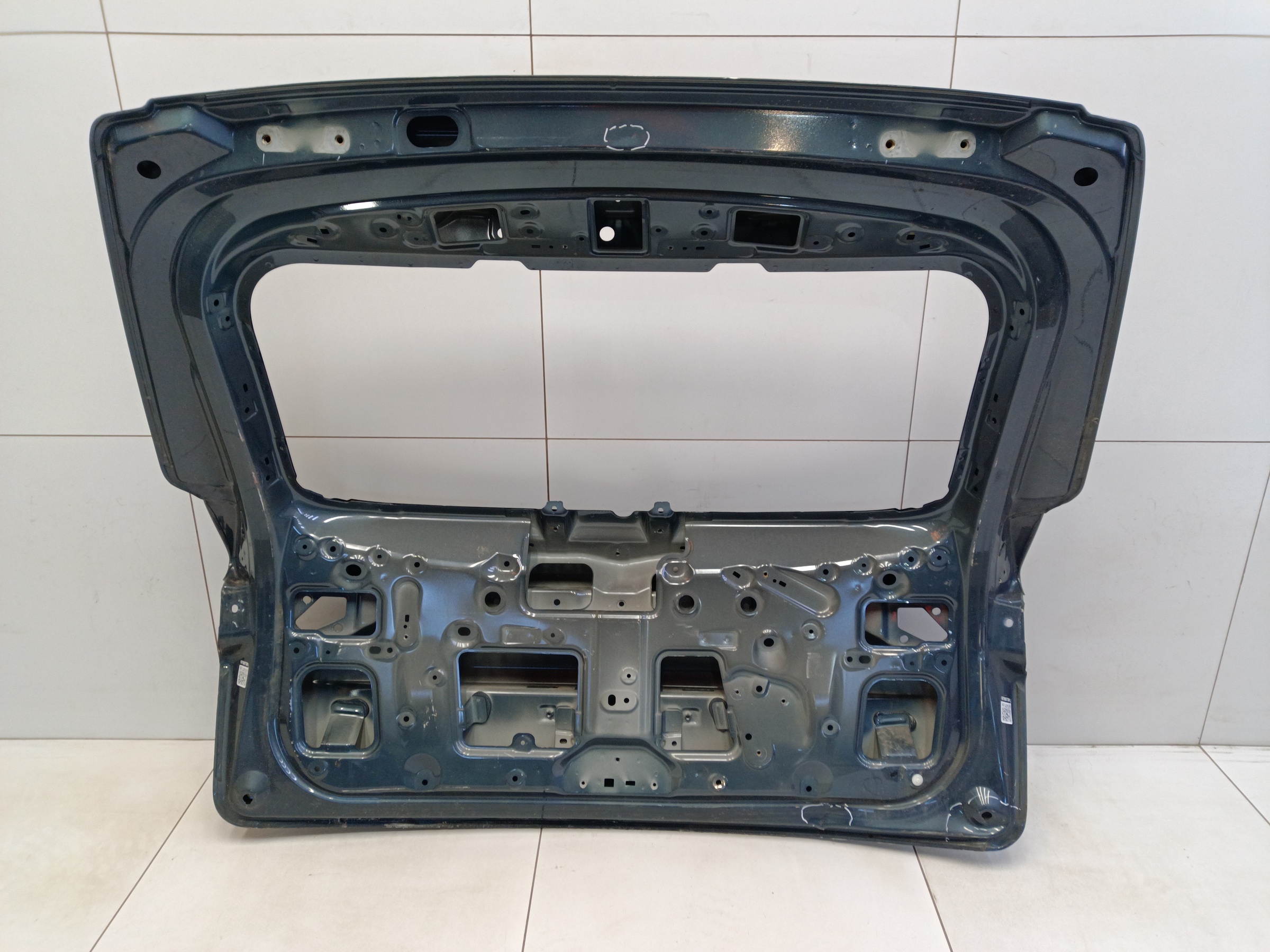 Крышка багажника Geely Monjaro