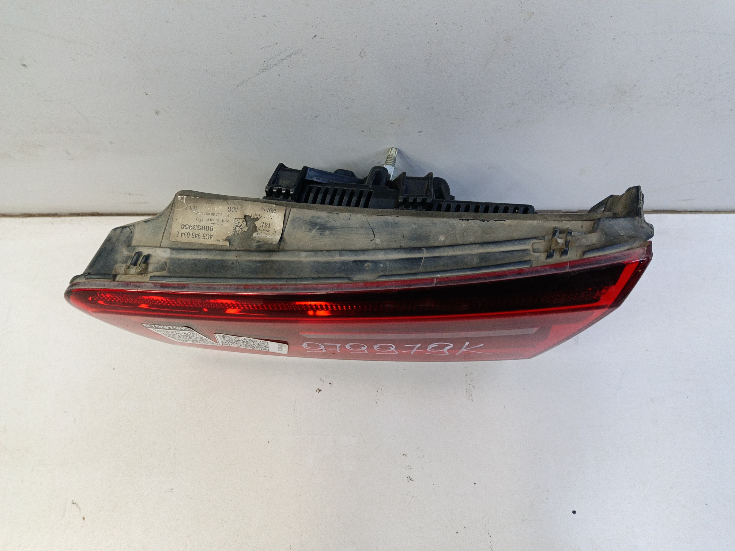 Фонарь задний правый внутренний Audi A6 C7 Sedan Restail