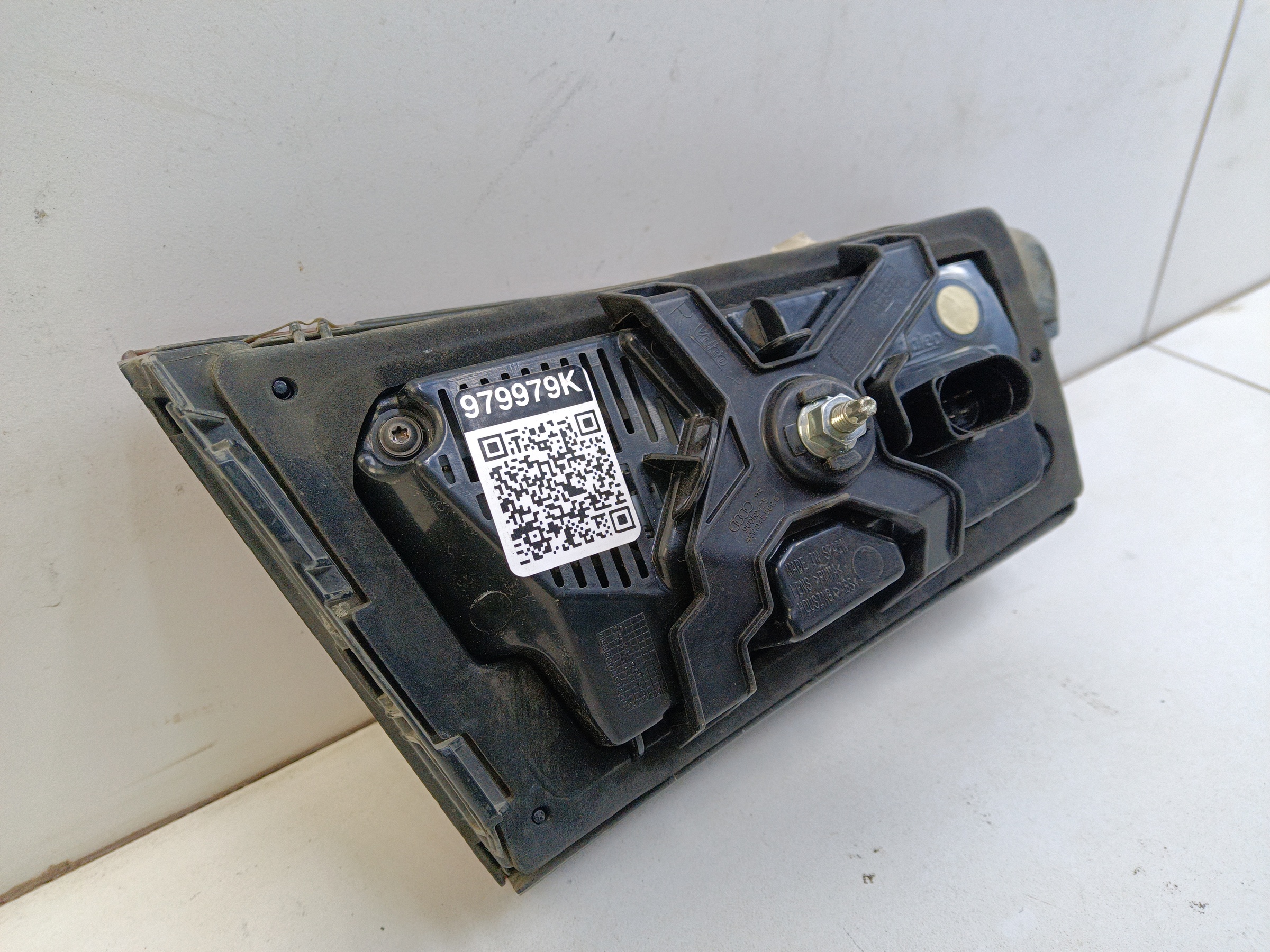 Фонарь задний правый внутренний Audi A6 C7 Sedan Restail