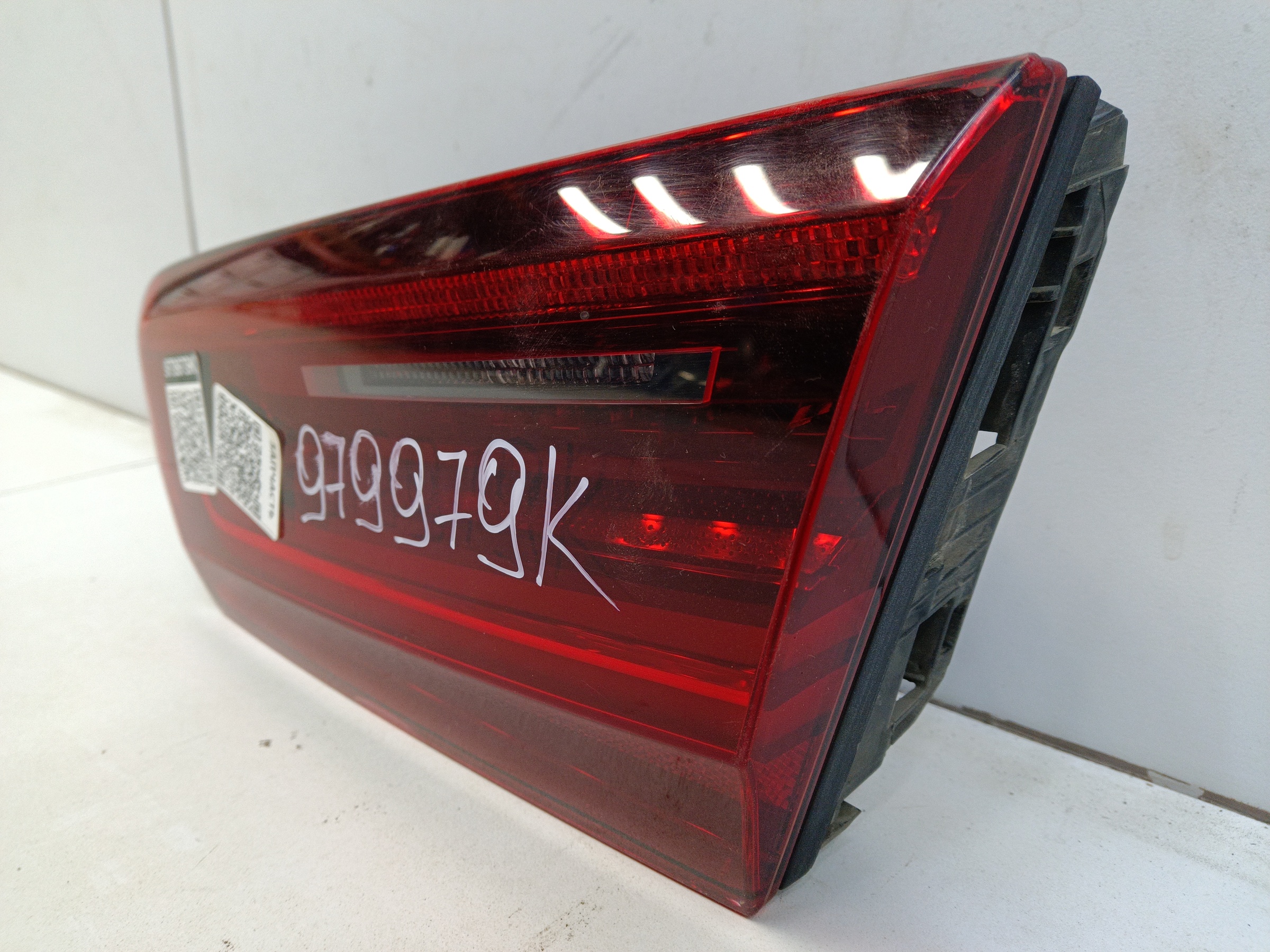 Фонарь задний правый внутренний Audi A6 C7 Sedan Restail