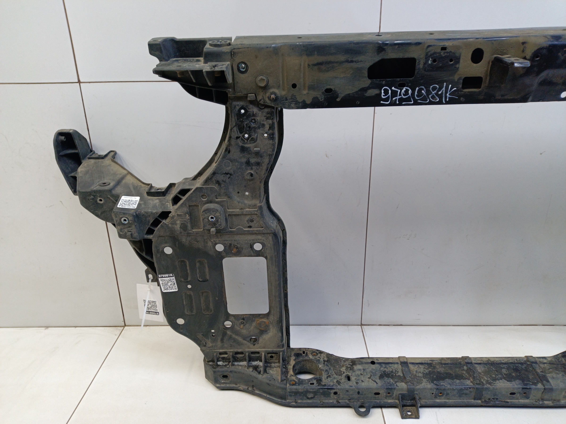 Панель передняя Kia Carnival 3