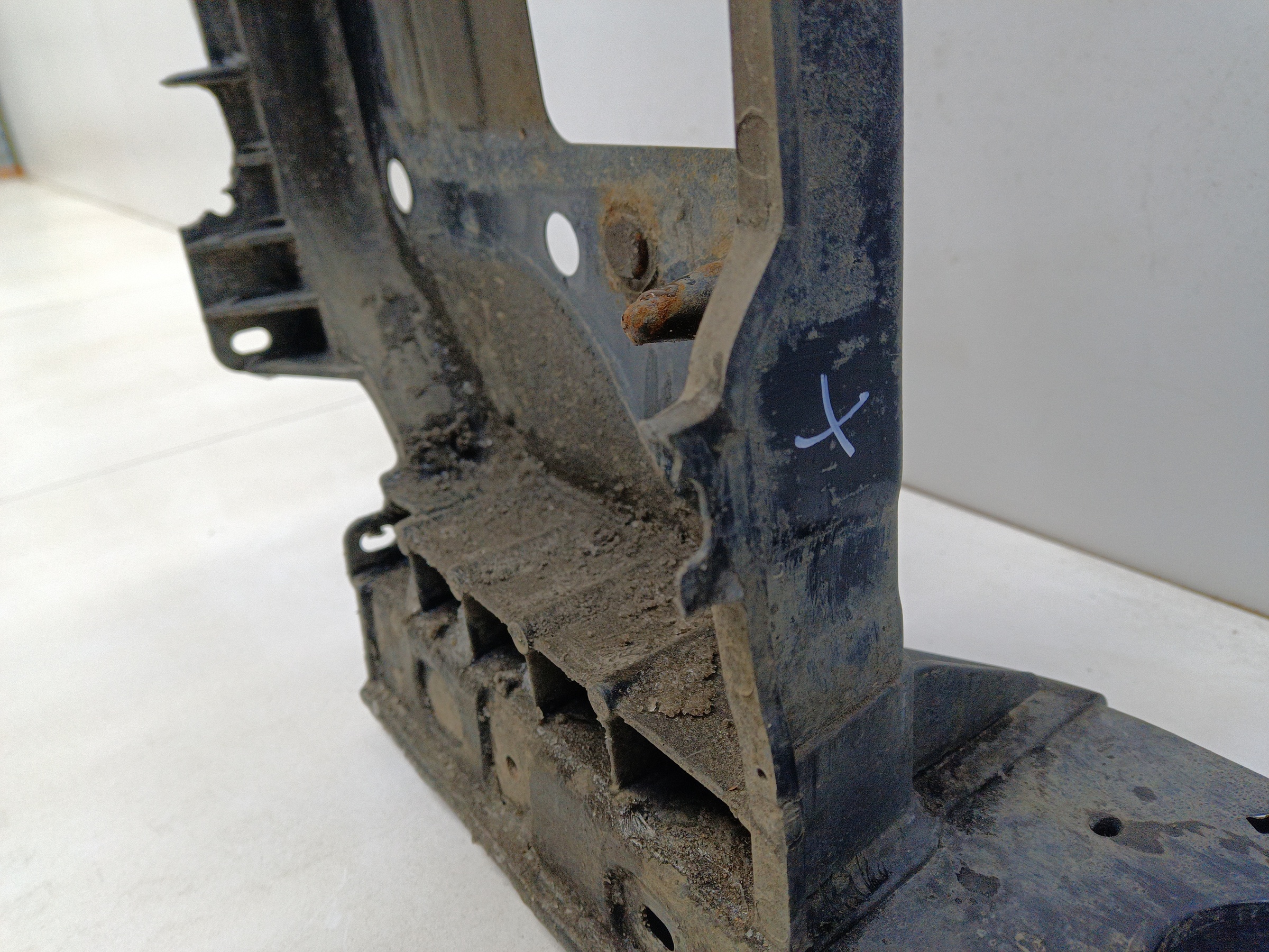 Панель передняя Kia Carnival 3