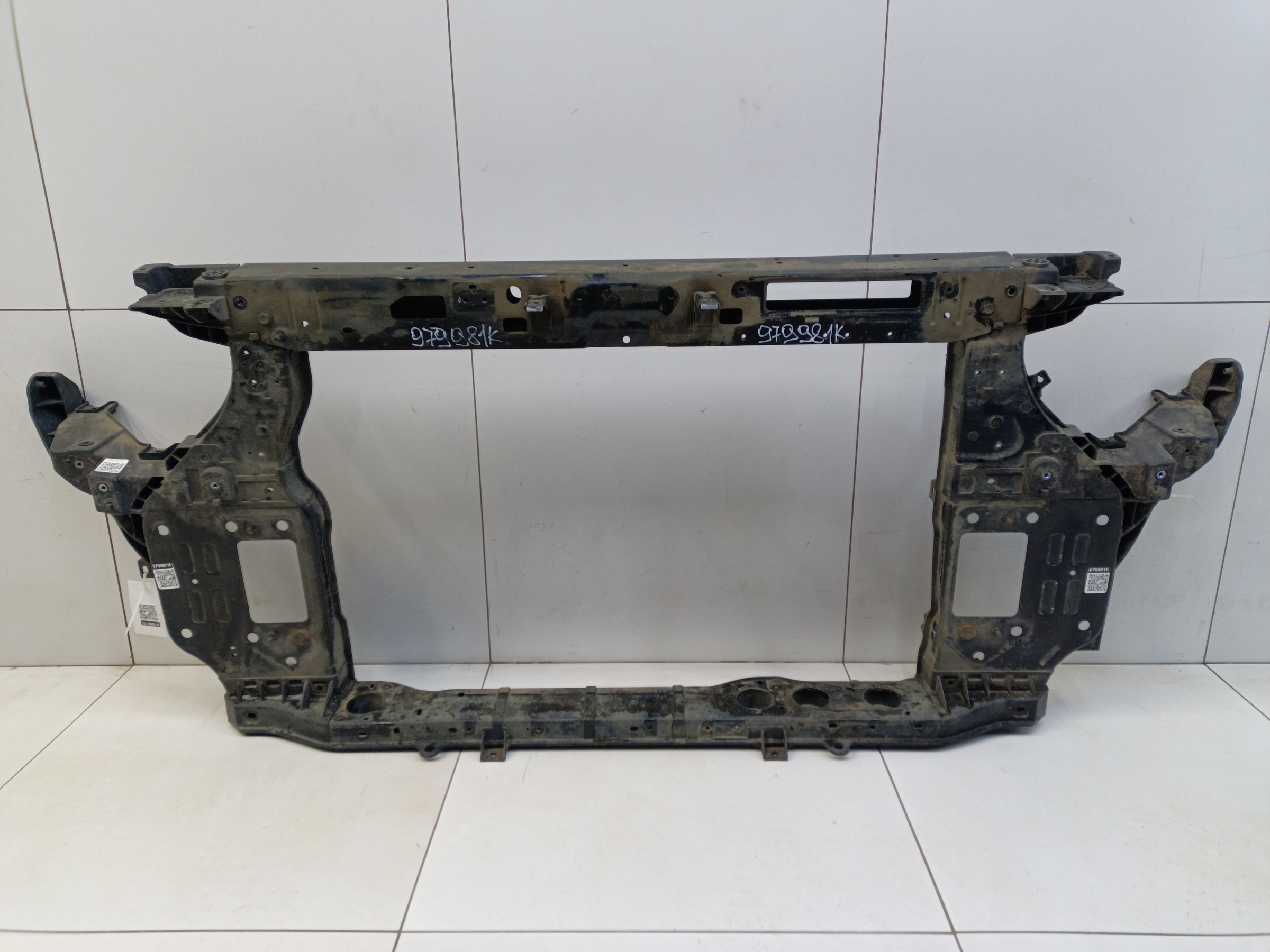 Панель передняя Kia Carnival 3