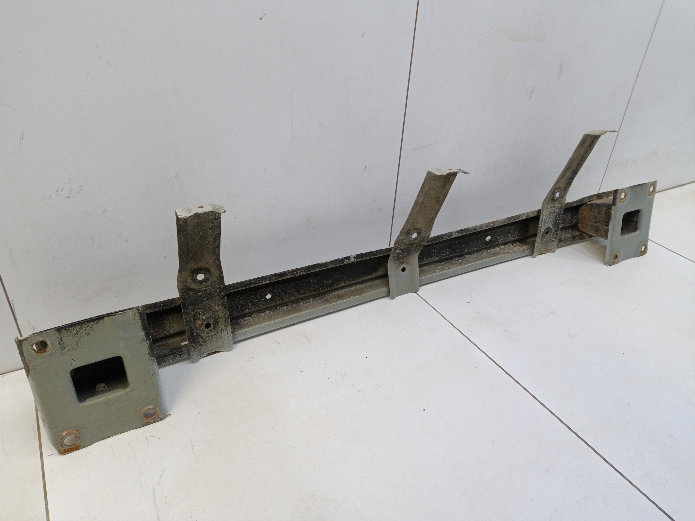 Усилитель заднего бампера Haval F7