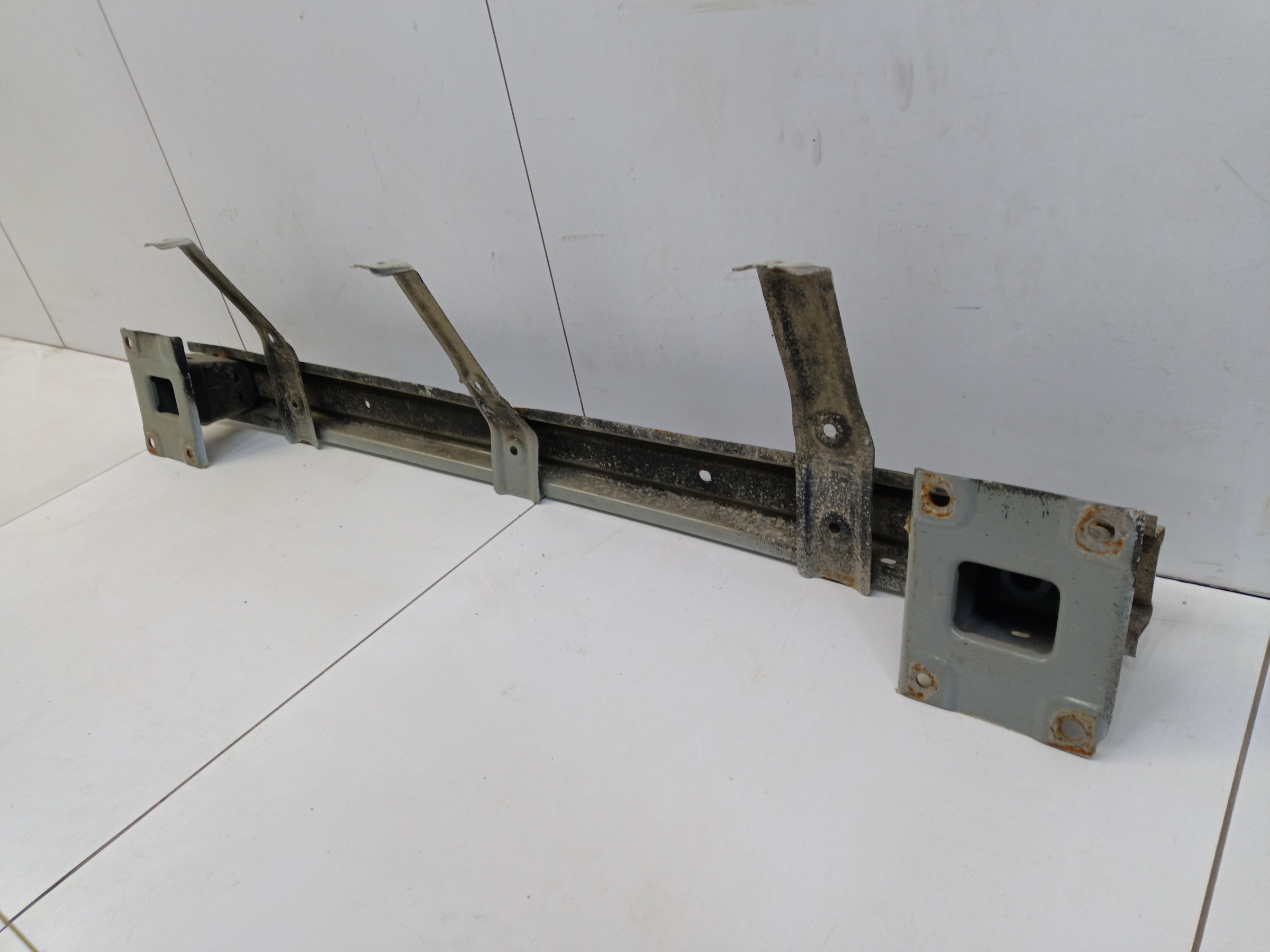 Усилитель заднего бампера Haval F7