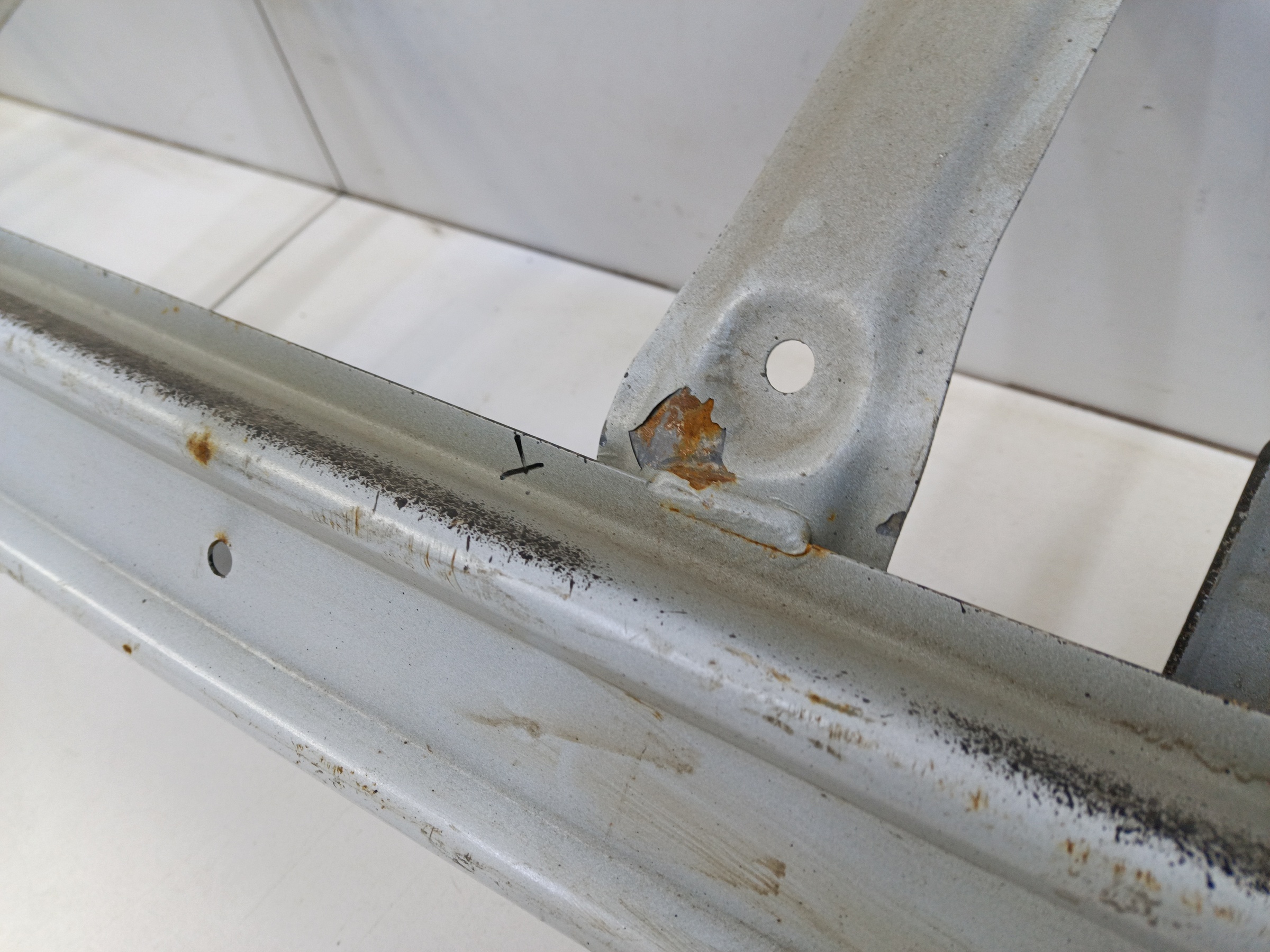 Усилитель заднего бампера Haval F7