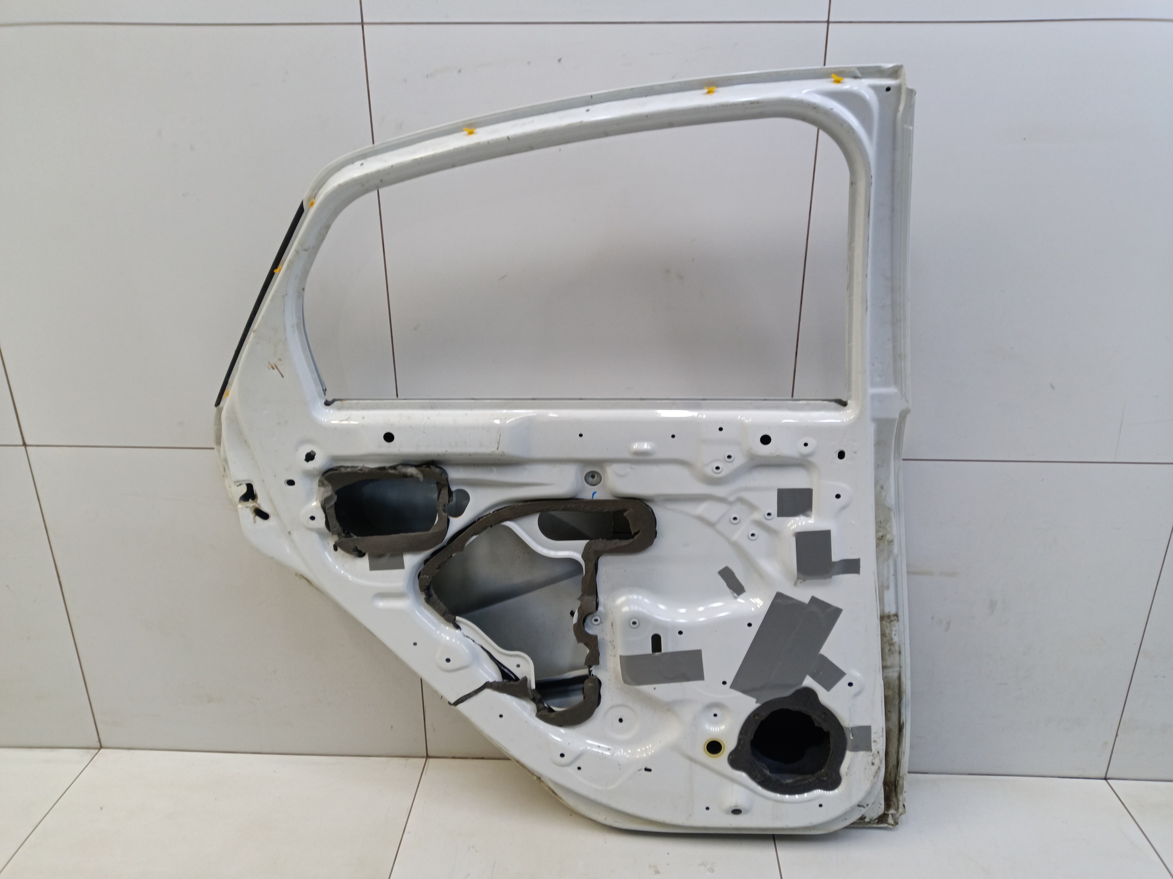 Дверь задняя левая Lada Vesta Sedan