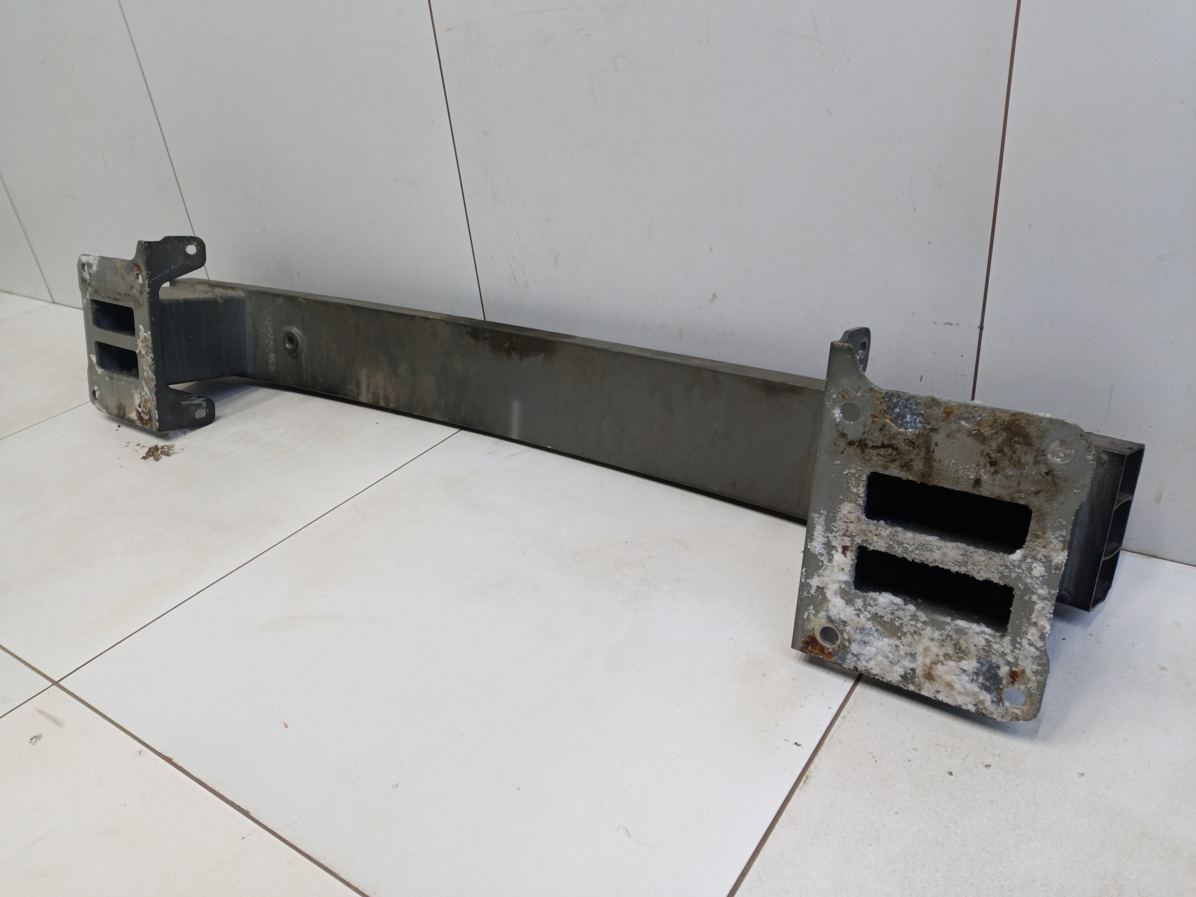 Усилитель переднего бампера GAC GS8