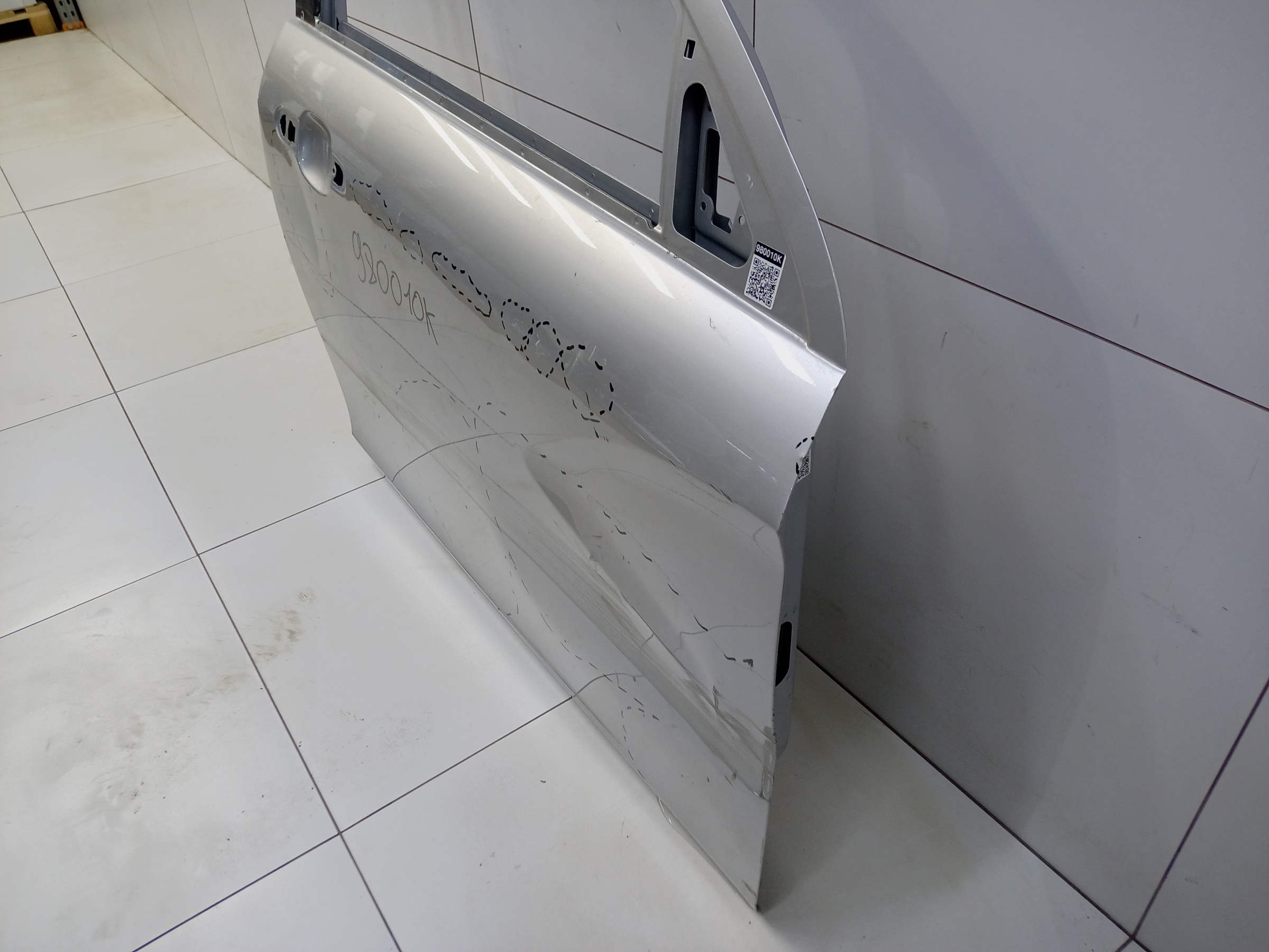 Дверь передняя правая Lada Vesta