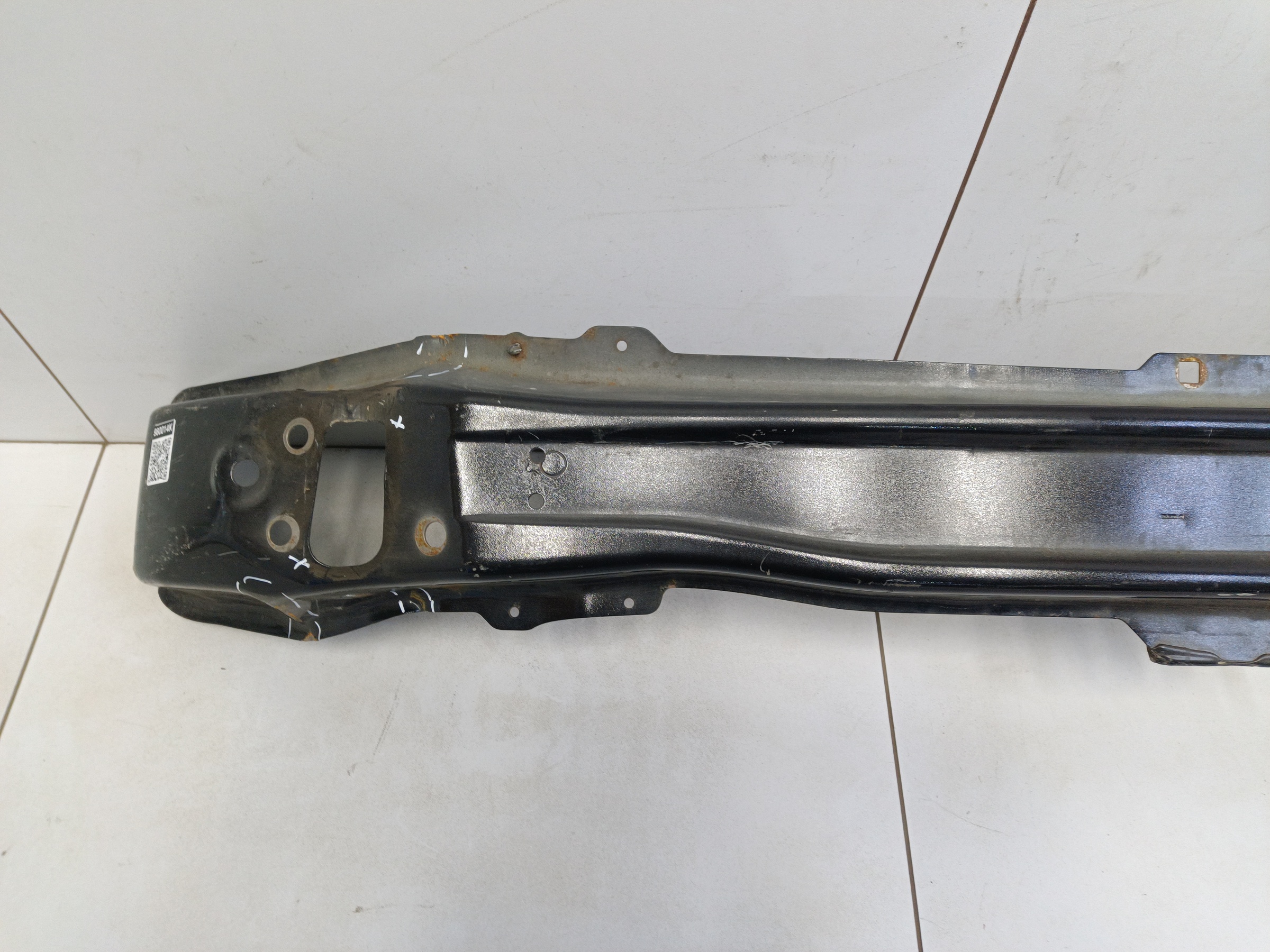 Усилитель переднего бампера Renault Logan 2