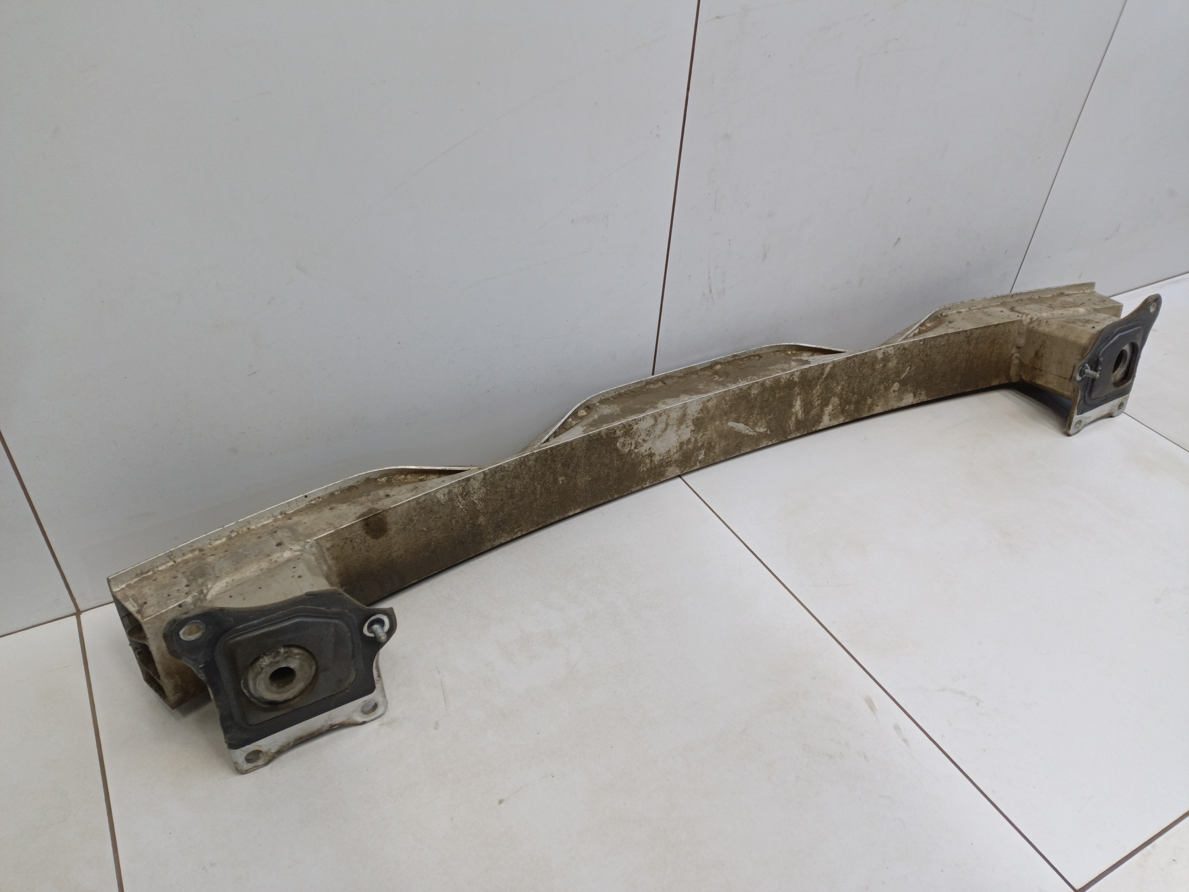 Усилитель заднего бампера Audi A6 C7 Sedan