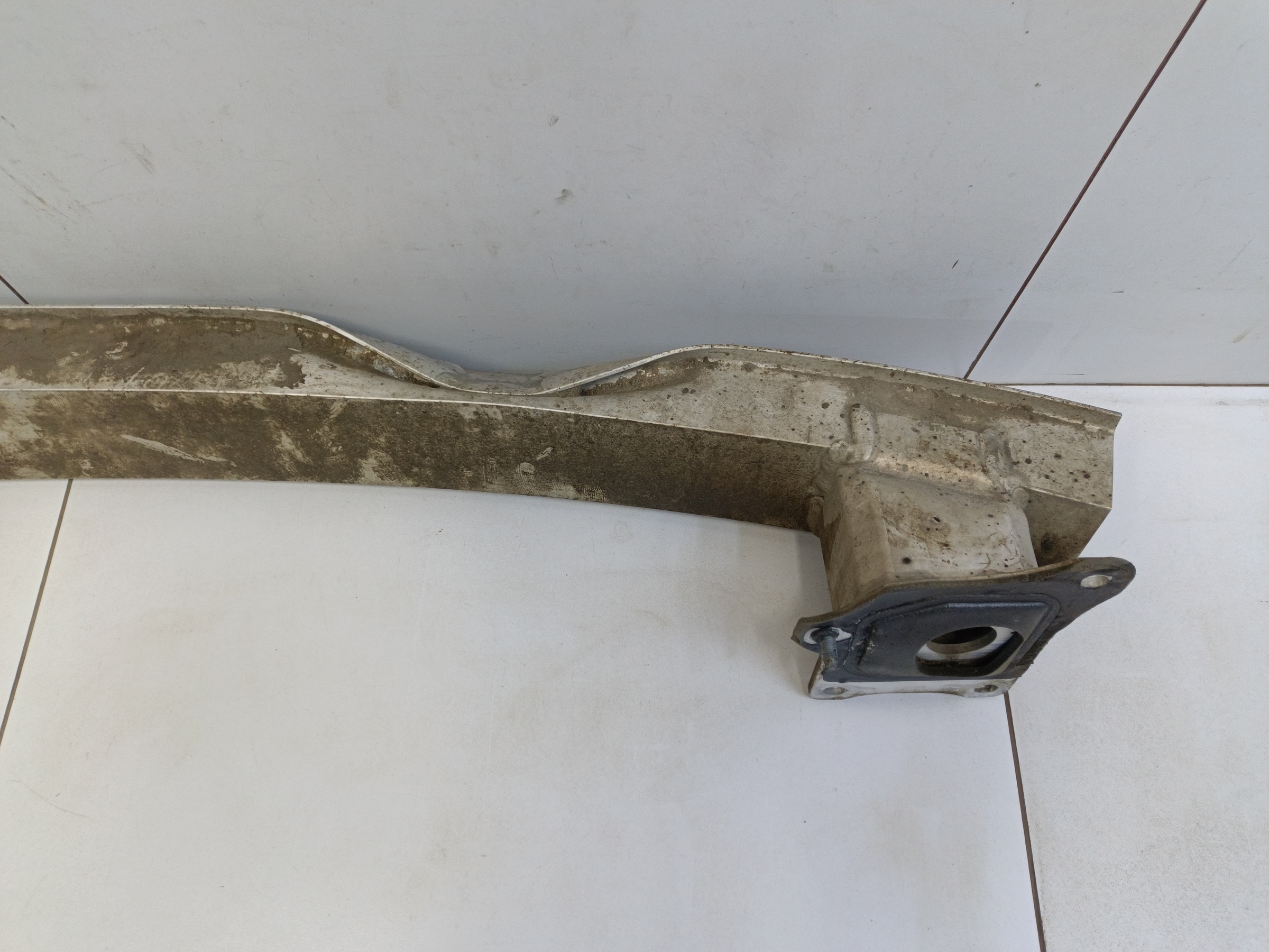 Усилитель заднего бампера Audi A6 C7 Sedan