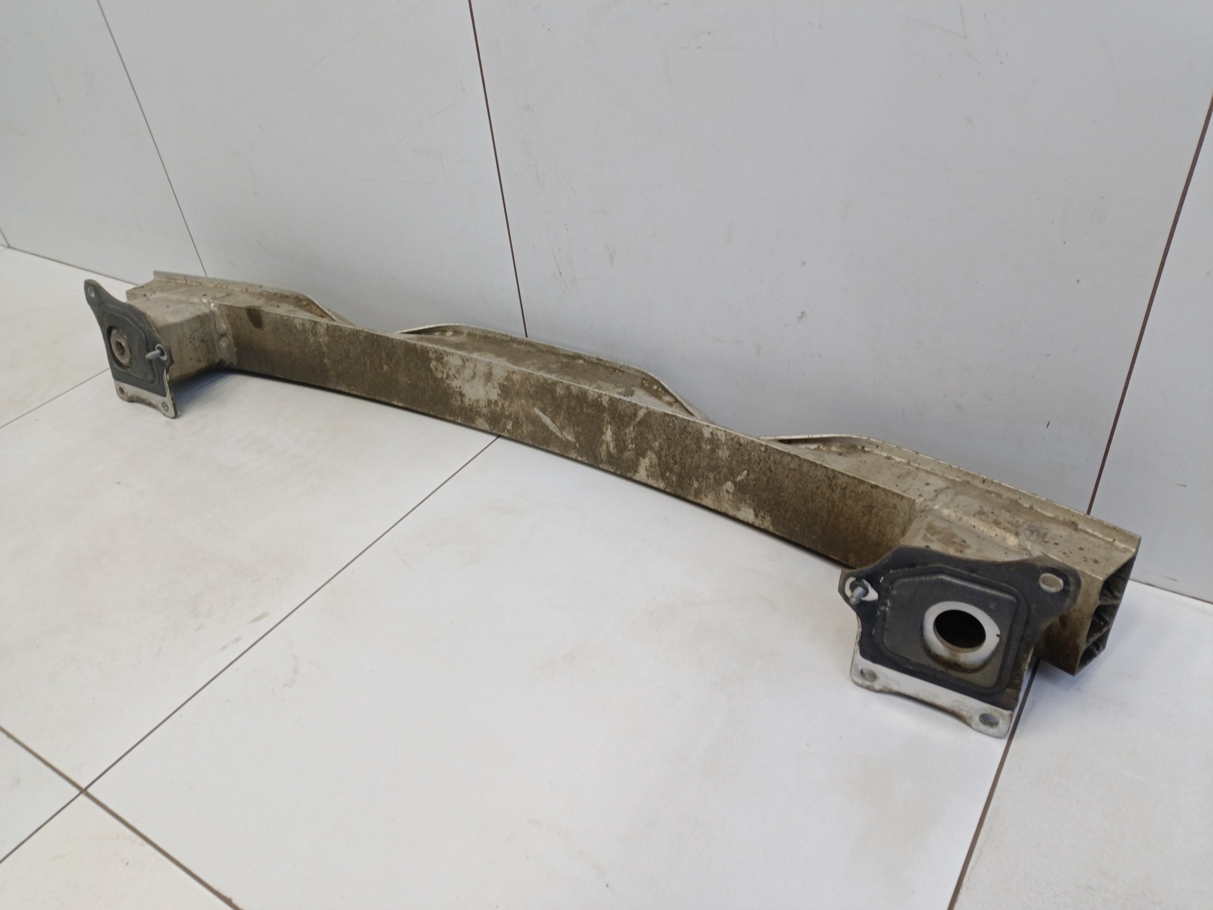 Усилитель заднего бампера Audi A6 C7 Sedan