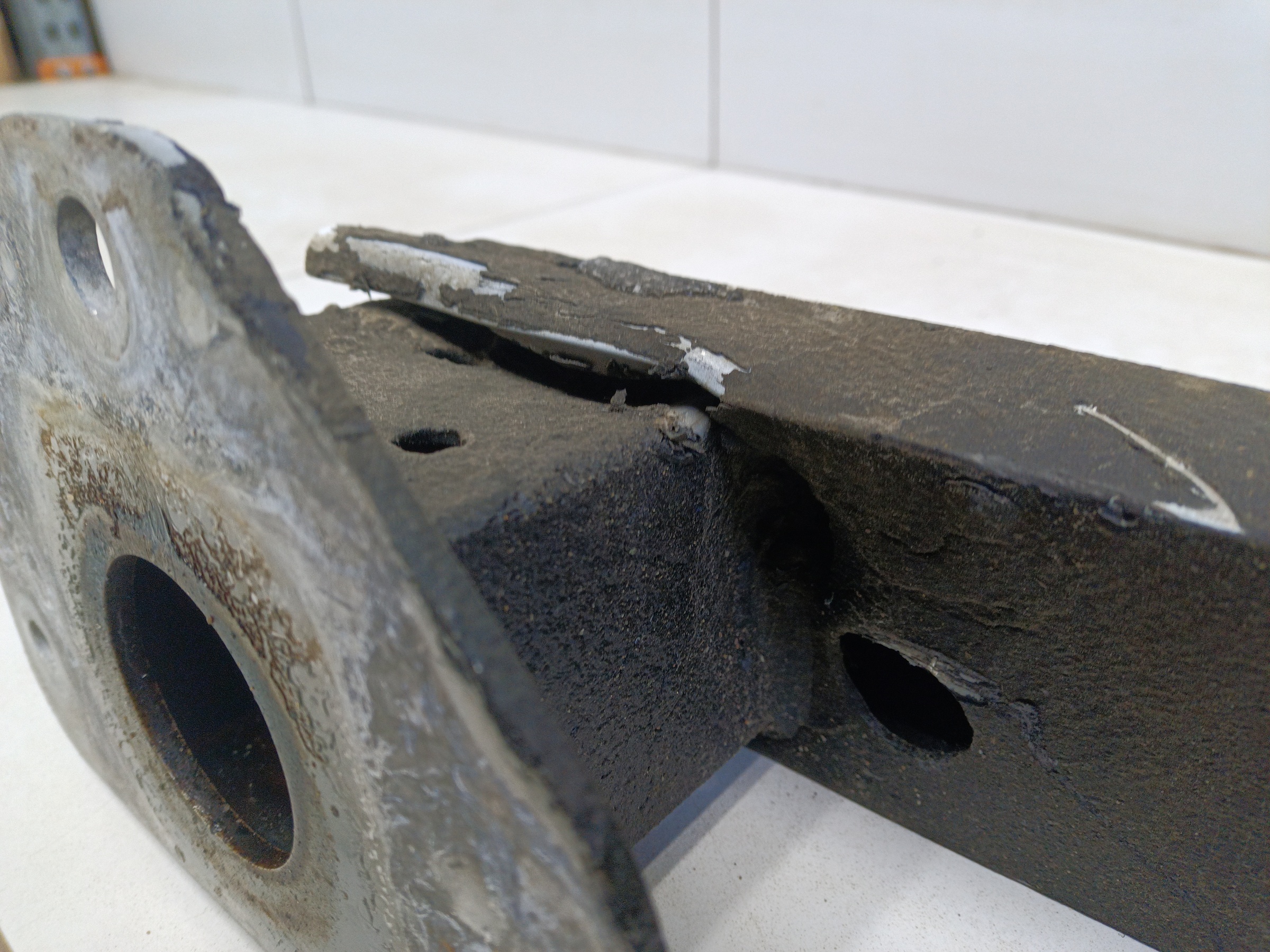 Усилитель заднего бампера GAC GS8 2