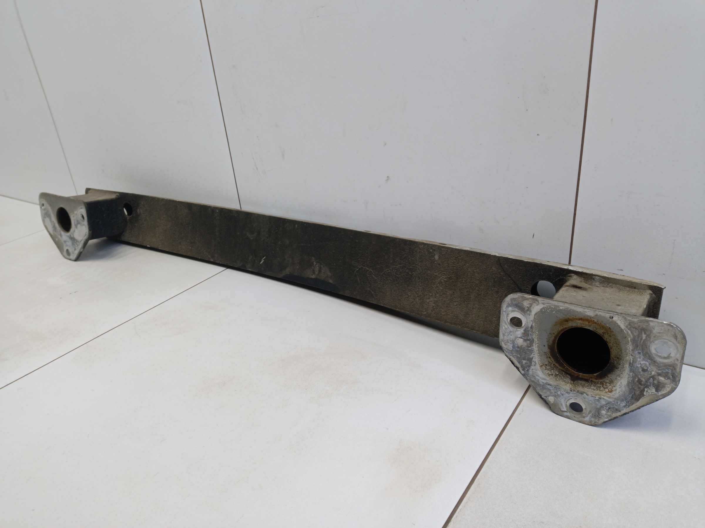 Усилитель заднего бампера GAC GS8 2