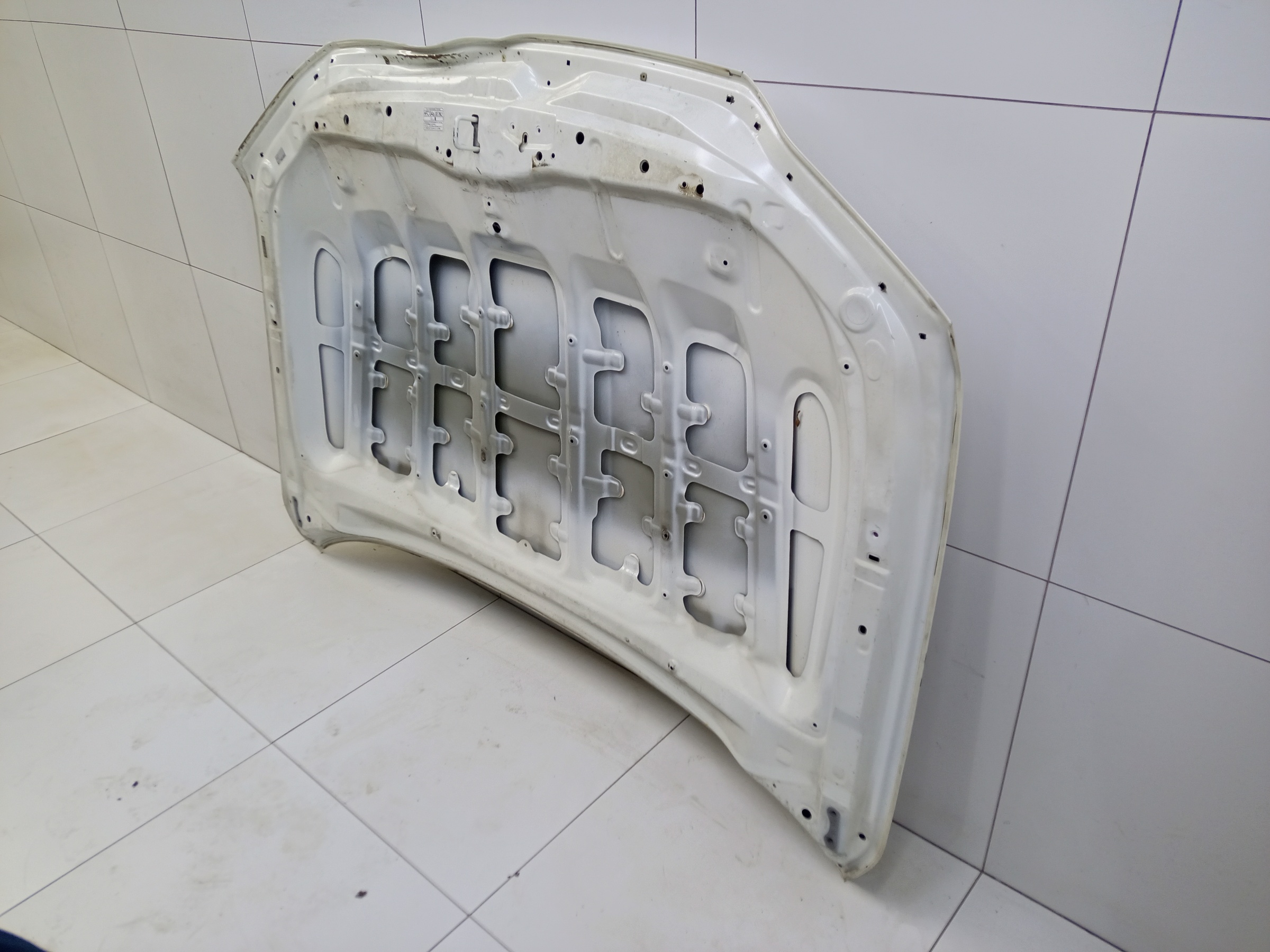 Капот Toyota Land Cruiser 200 Restail 2