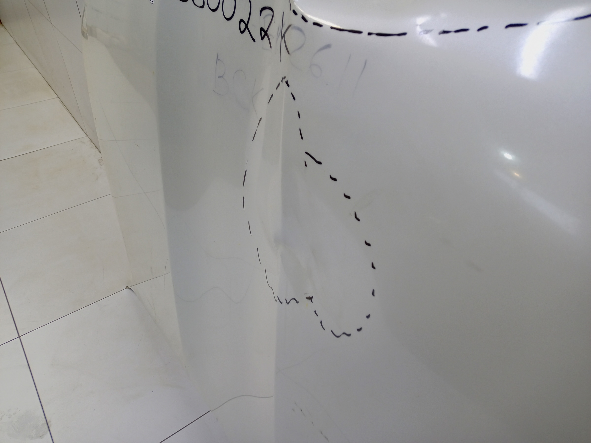 Капот Toyota Land Cruiser 200 Restail 2