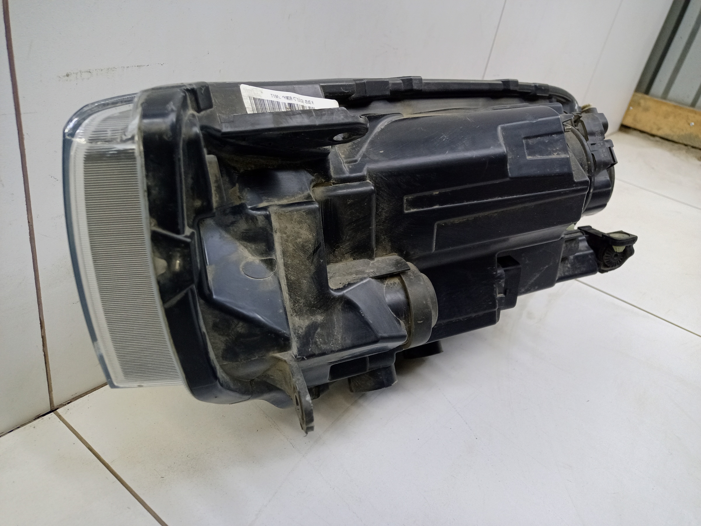 Фара передняя правая Chery Tiggo 4 Pro LED