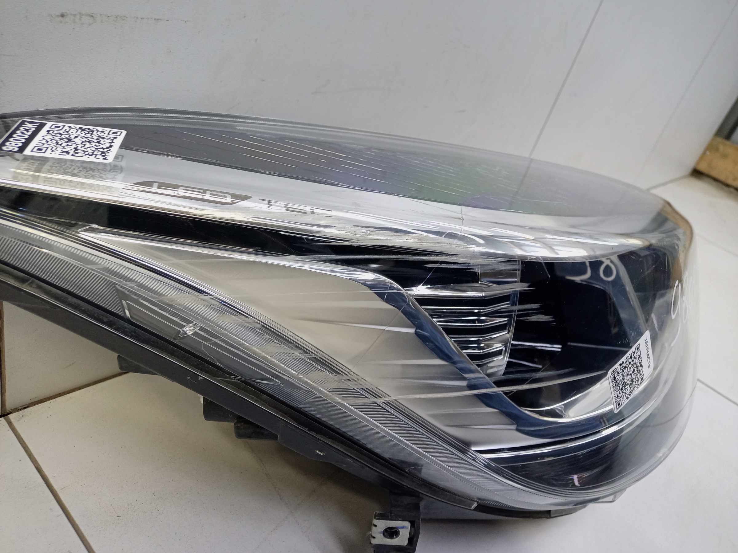 Фара передняя правая Chery Tiggo 4 Pro LED