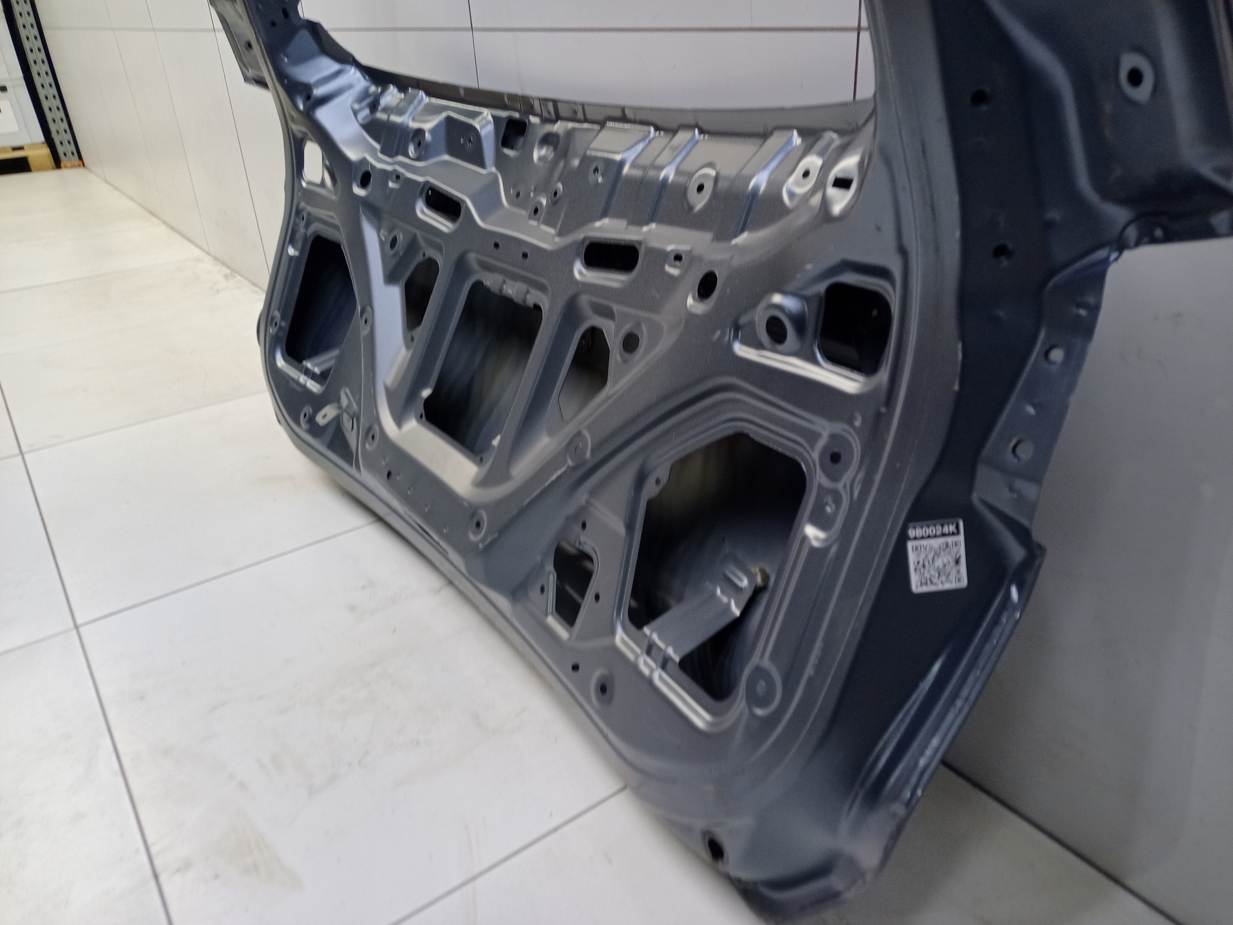 Крышка багажника Chery Tiggo 8 с датчиком защемления