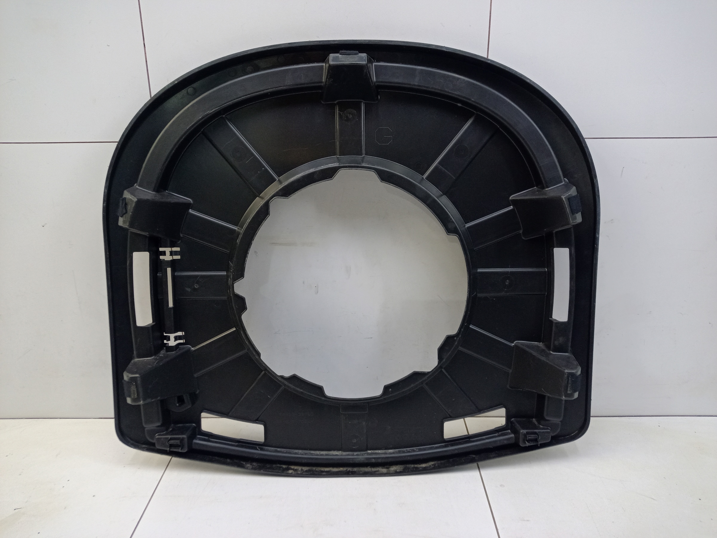 Накладка запасного колеса Toyota Camry V70