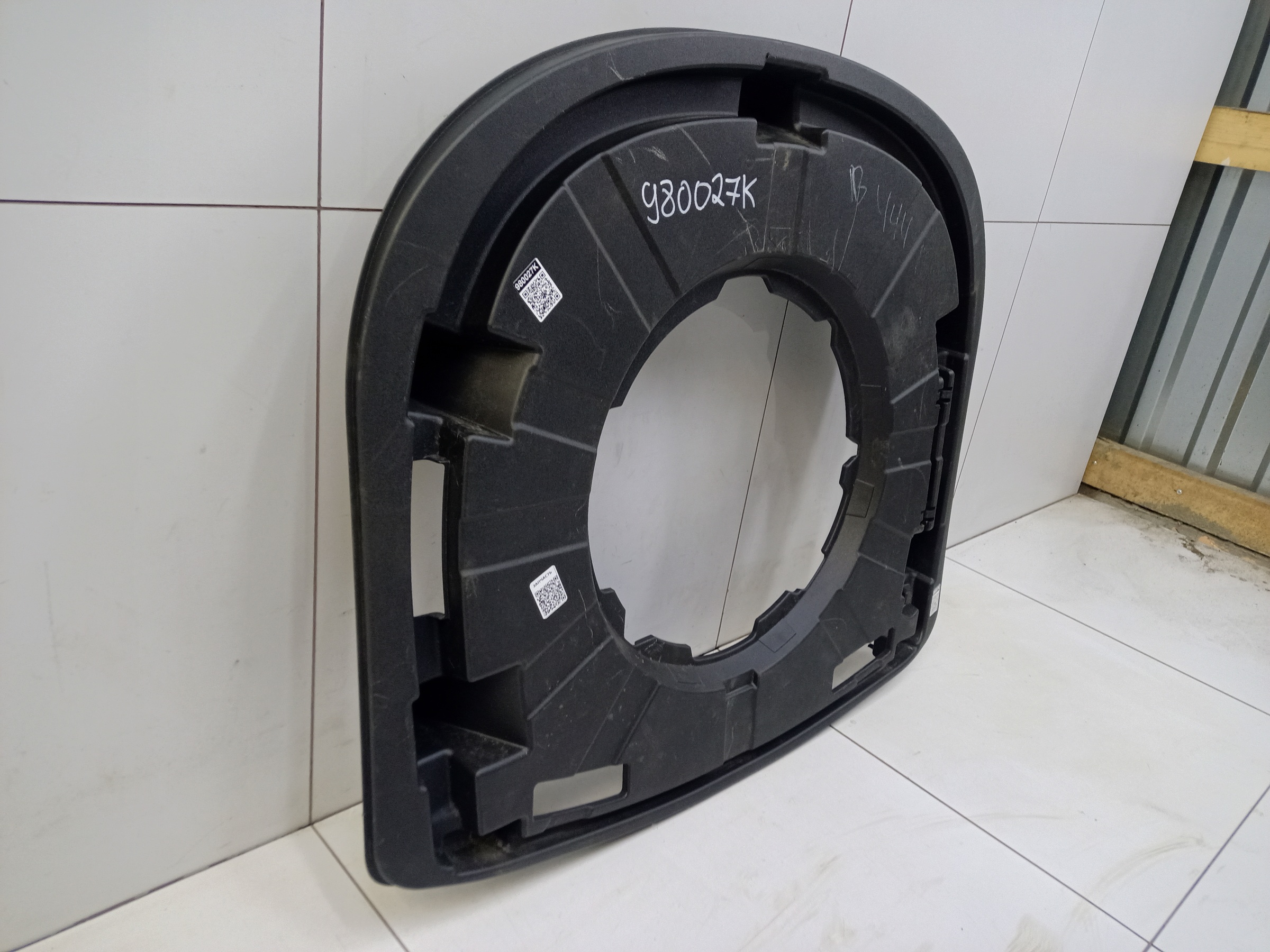 Накладка запасного колеса Toyota Camry V70